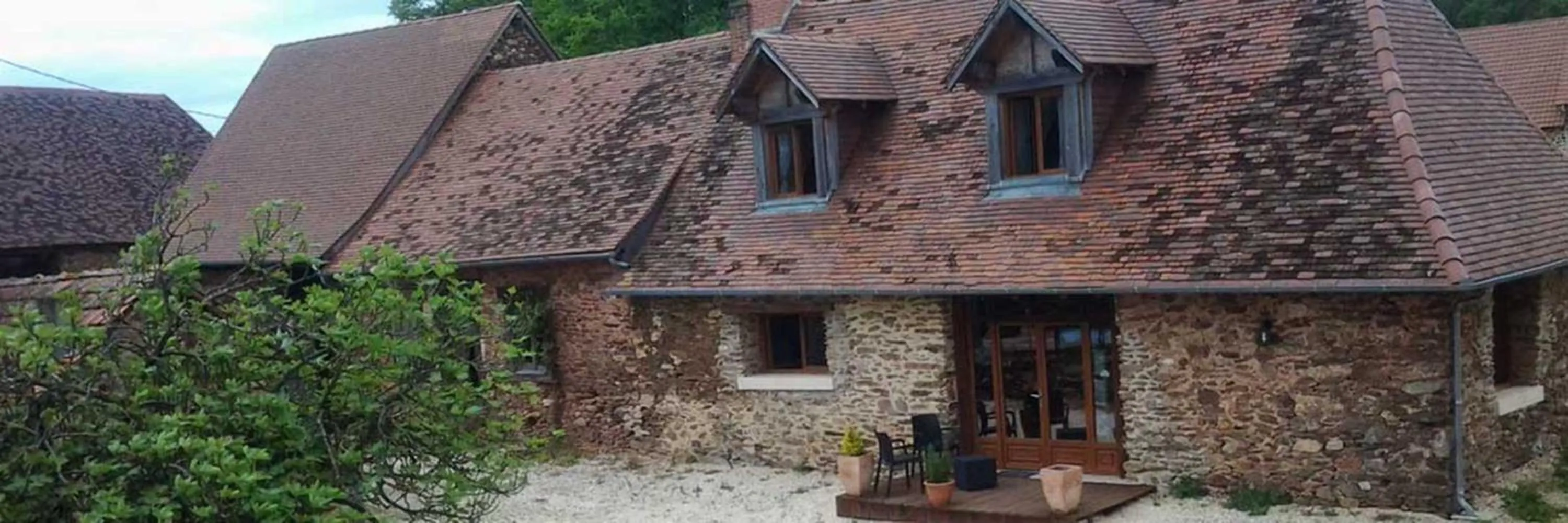 Property building in B&B Le Relais de Chantecor