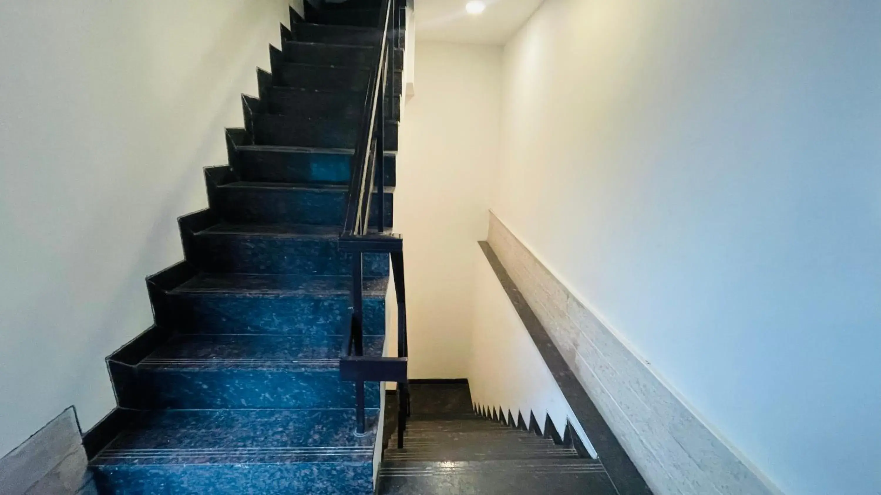 Property building in Saltstayz Select - Malcha & Chankyapuri Property building in Saltstayz Select - Malcha & Chankyapuri