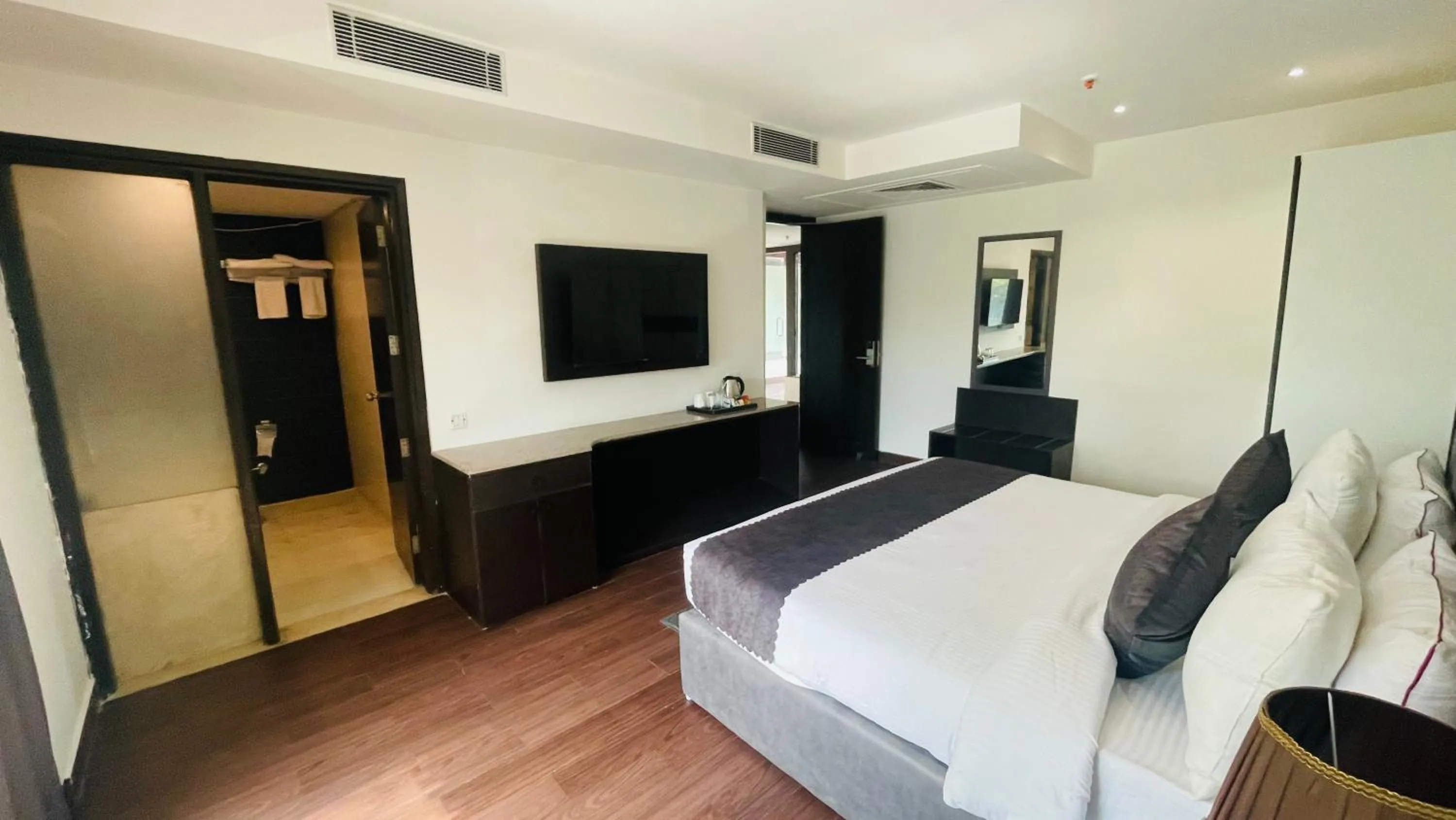 Bed in Saltstayz Select - Malcha & Chankyapuri