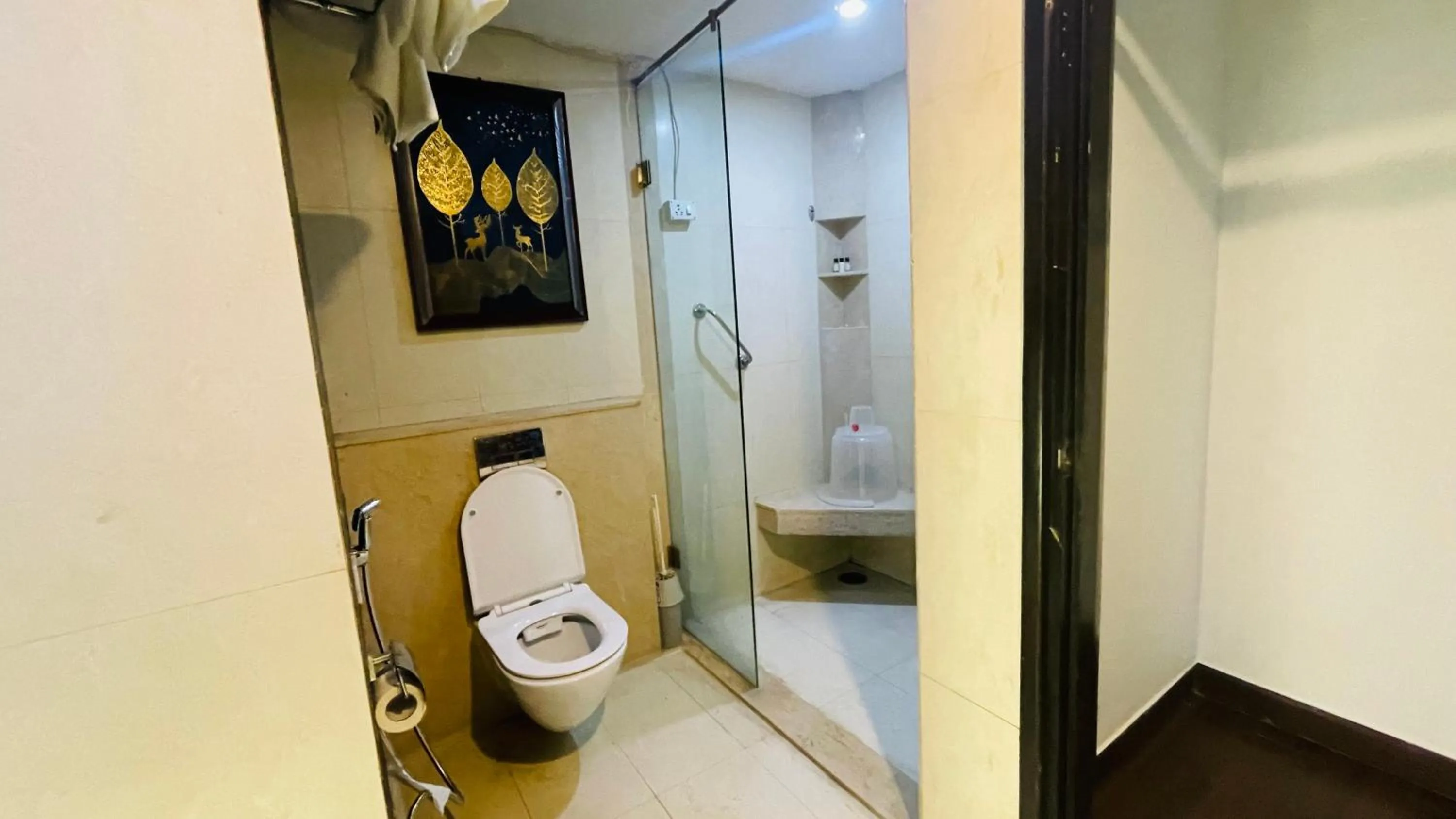 Bathroom in Saltstayz Select - Malcha & Chankyapuri