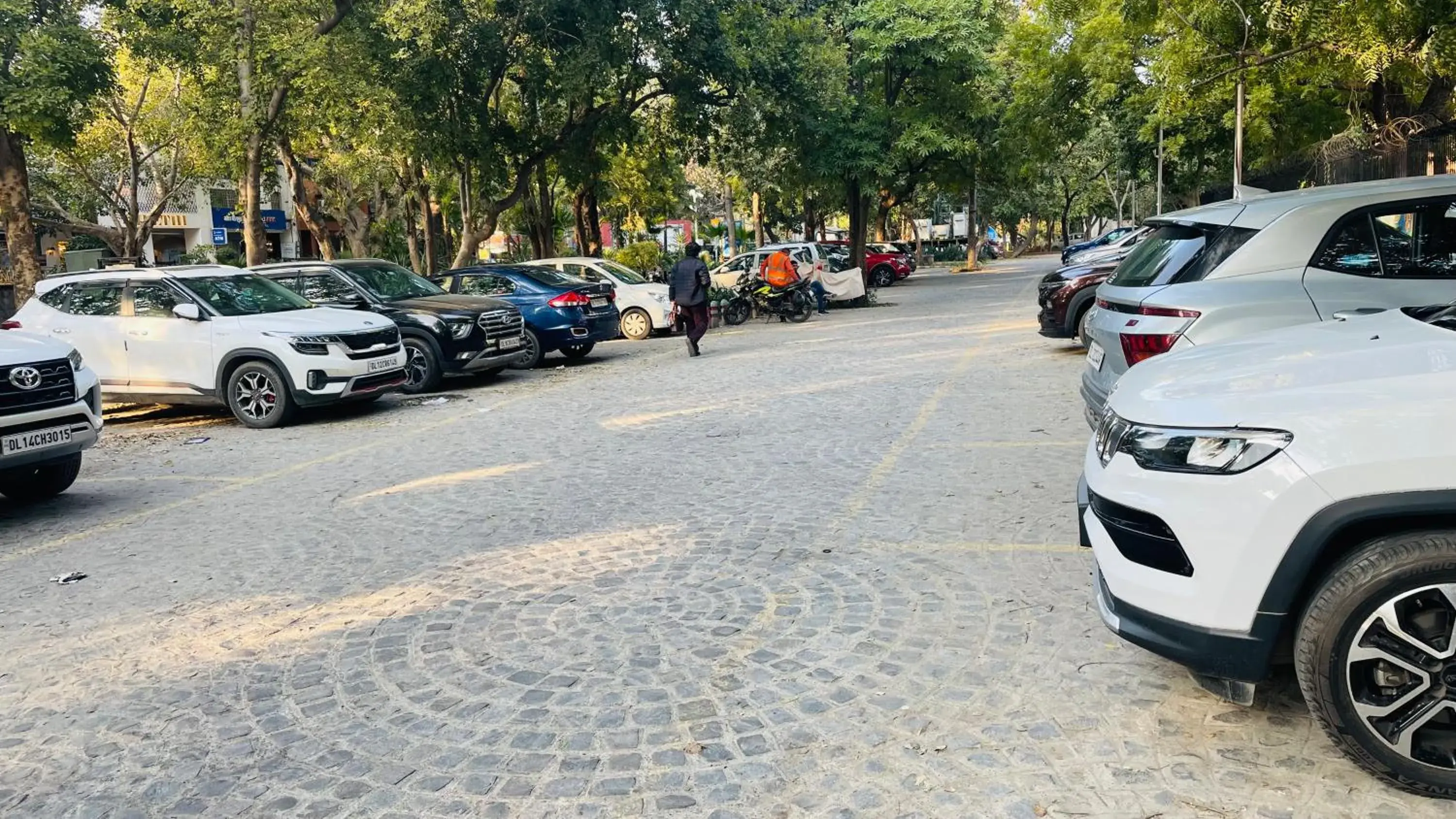 Property building in Saltstayz Select - Malcha & Chankyapuri Property building in Saltstayz Select - Malcha & Chankyapuri