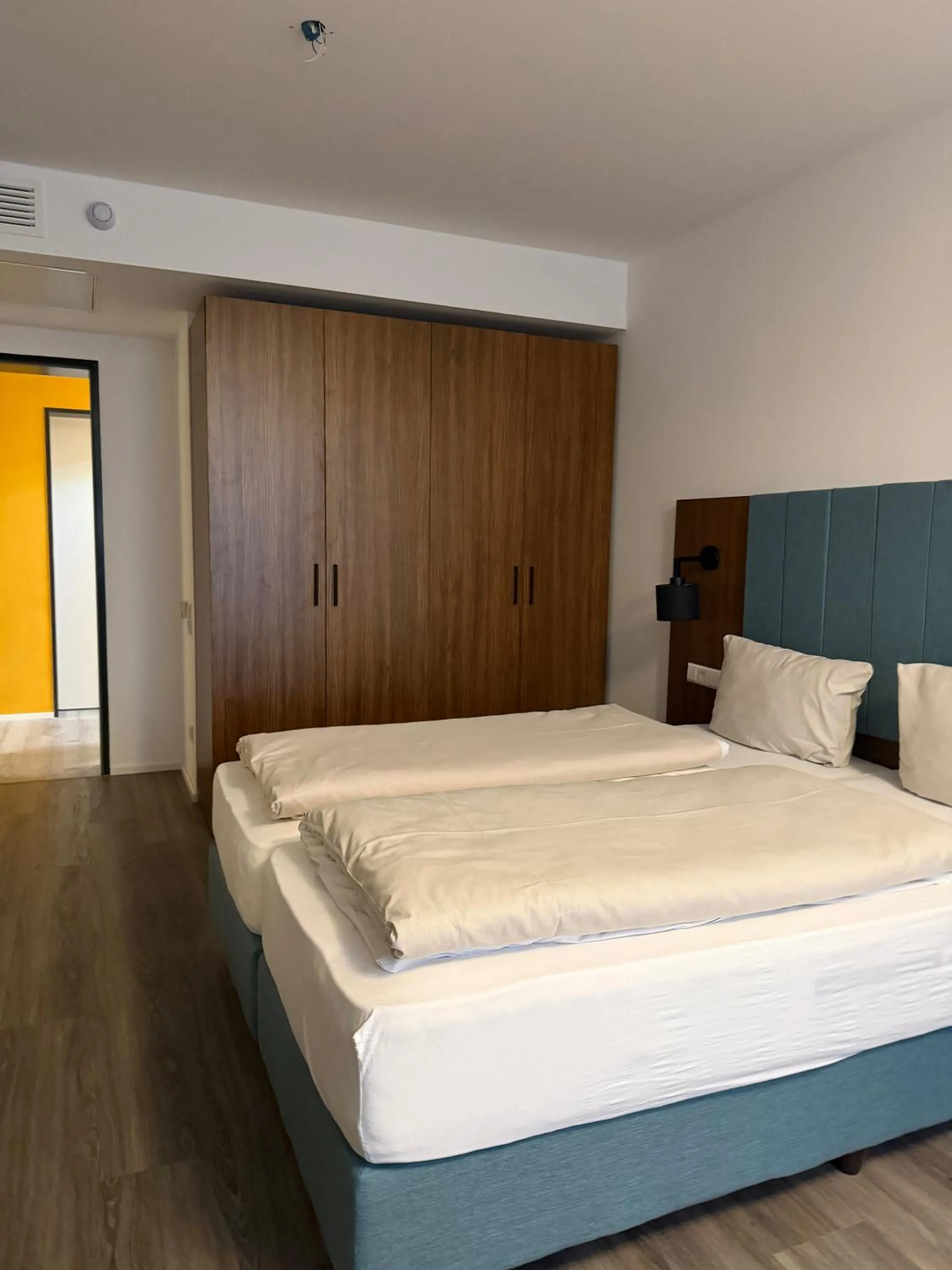 Bed in Lillys Hotel München