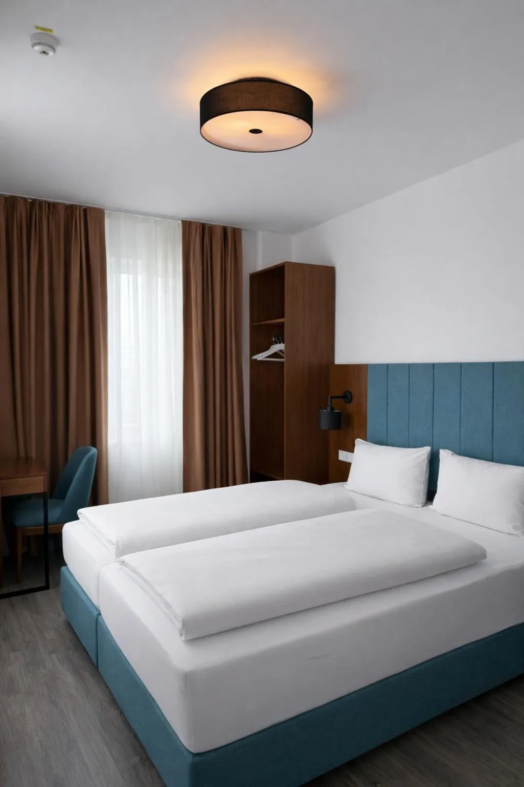 Bed in Lillys Hotel München