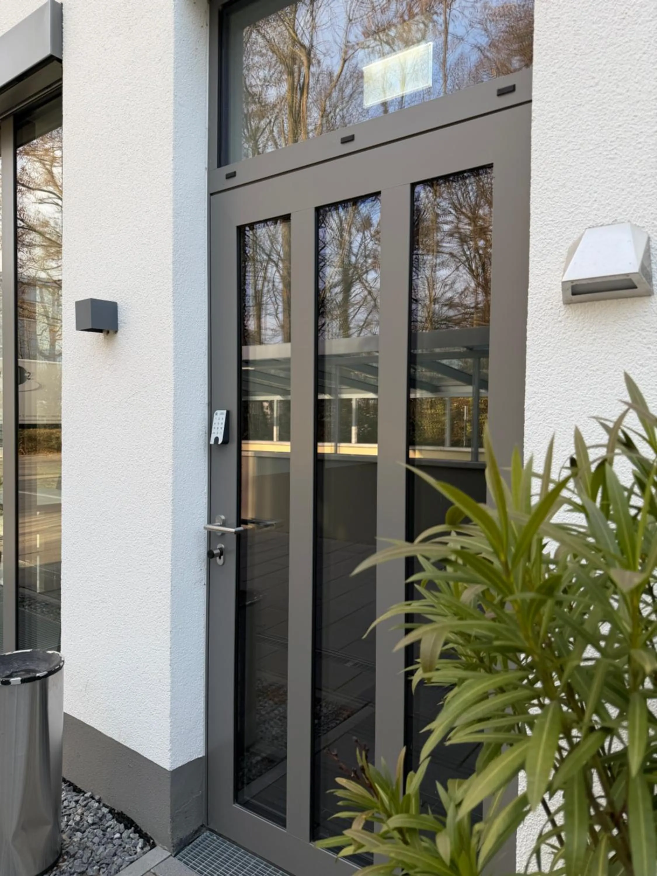 Facade/entrance in Lillys Hotel München