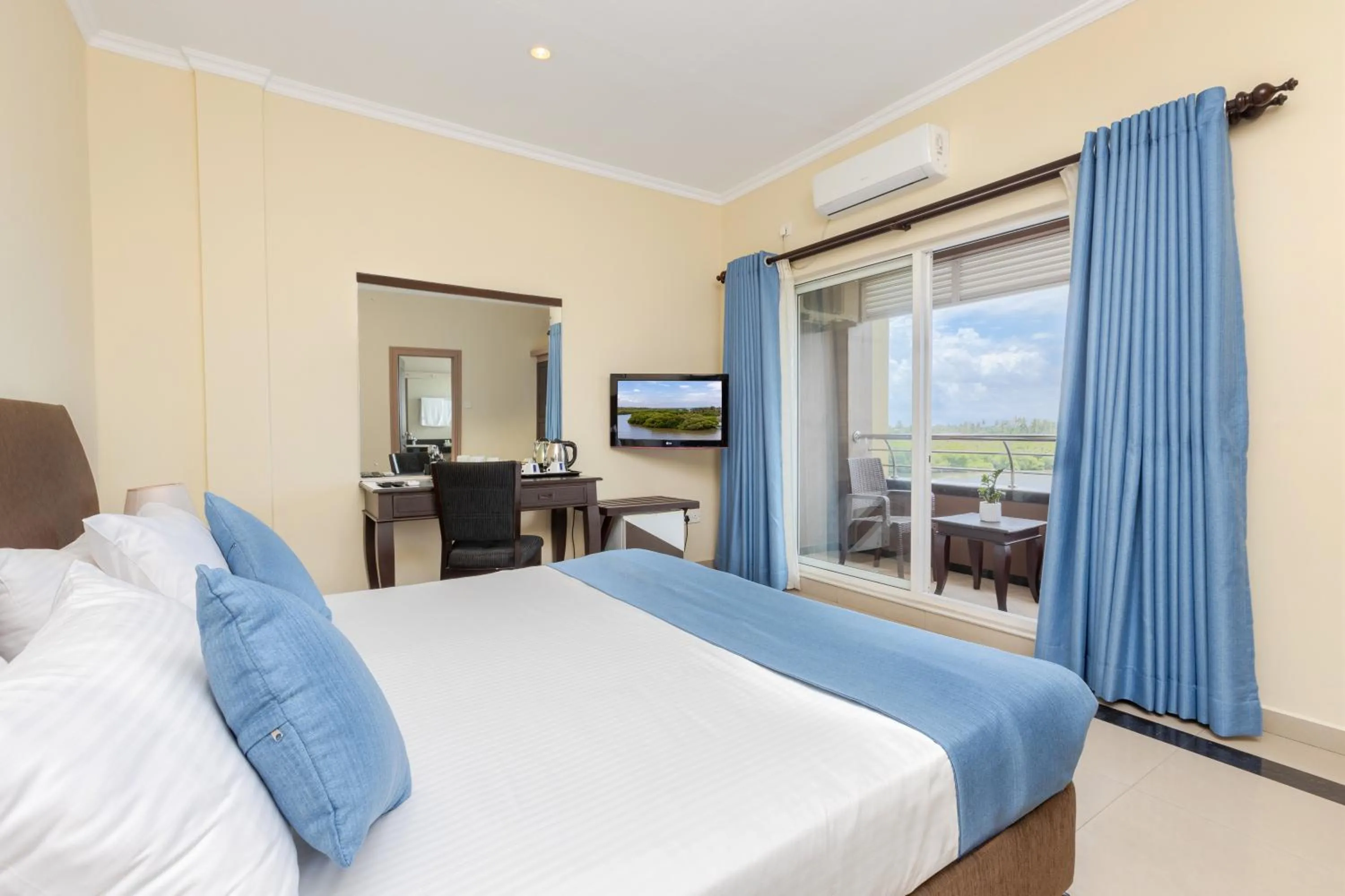 Bed in The Waterfront