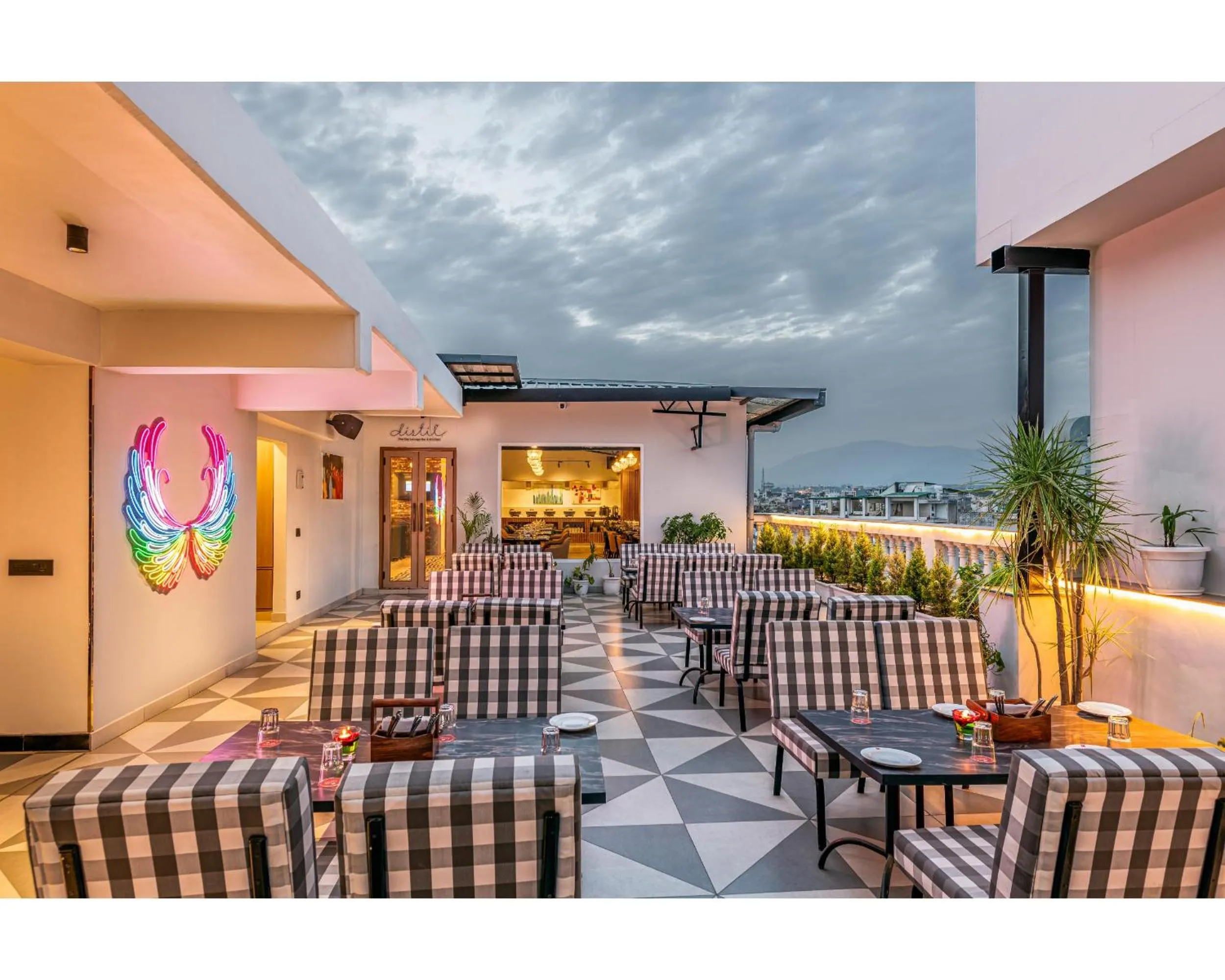 Restaurant/places to eat in Lords Eco Inn Dehradun