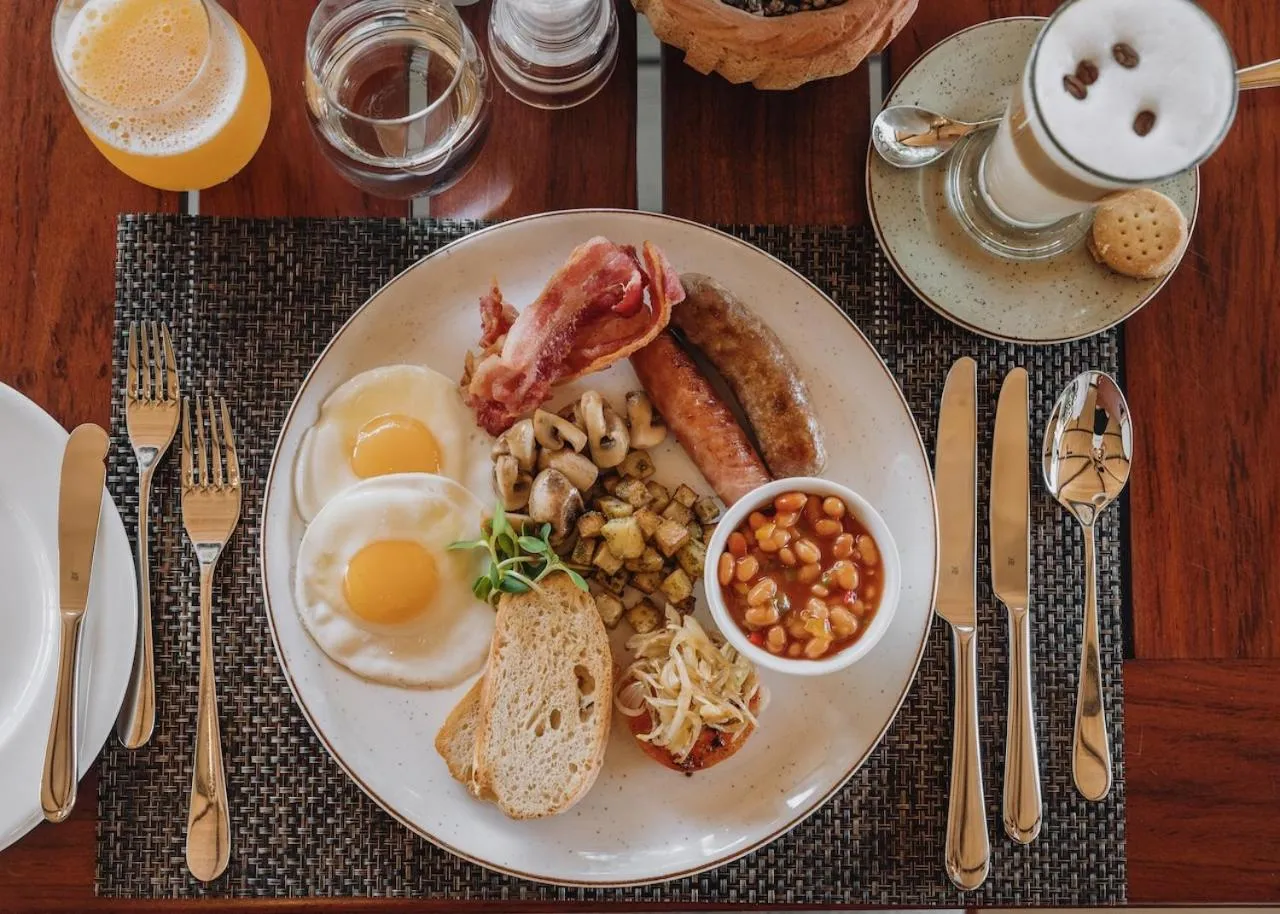 Breakfast in Insika lodge