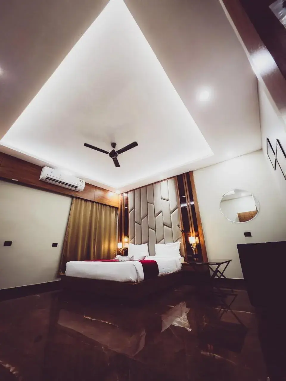 View (from property/room), Bed in BANMALI REGENCY View (from property/room), Bed in BANMALI REGENCY