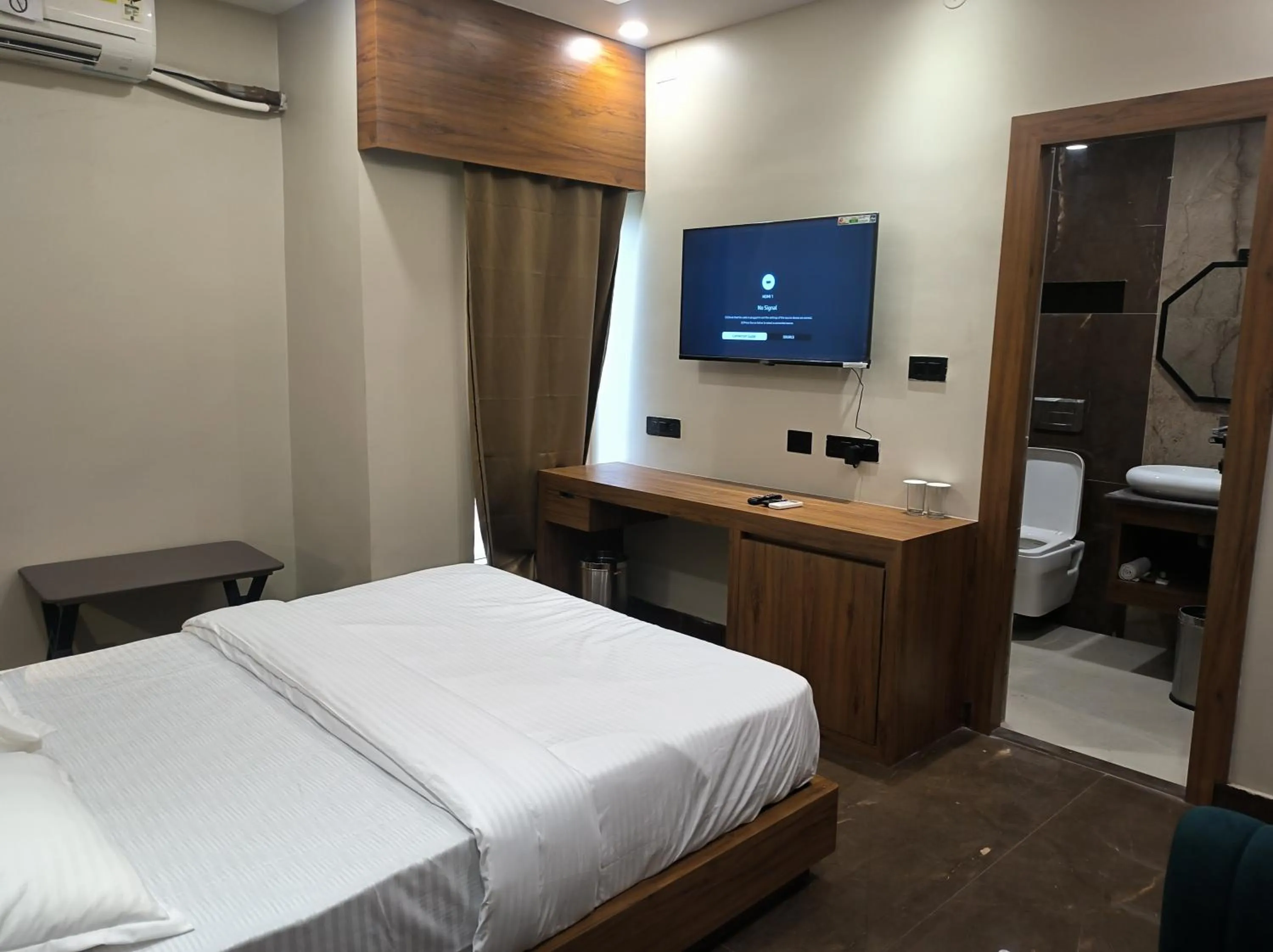 TV and multimedia, Bed in BANMALI REGENCY