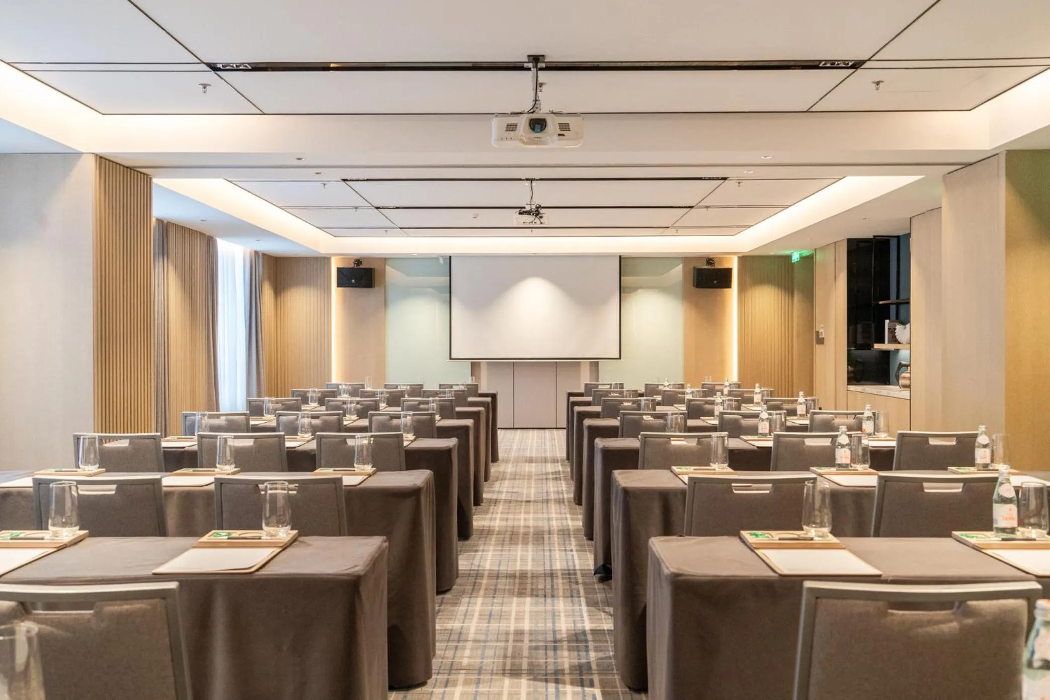 Meeting/conference room in Courtyard by Marriott Shanwei Haifeng