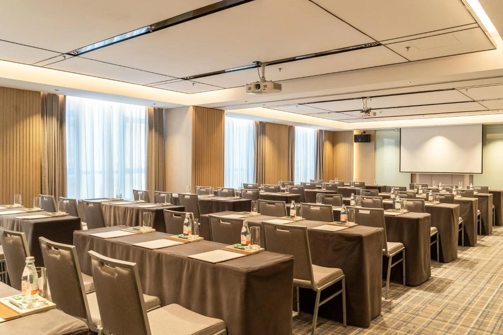 Meeting/conference room in Courtyard by Marriott Shanwei Haifeng