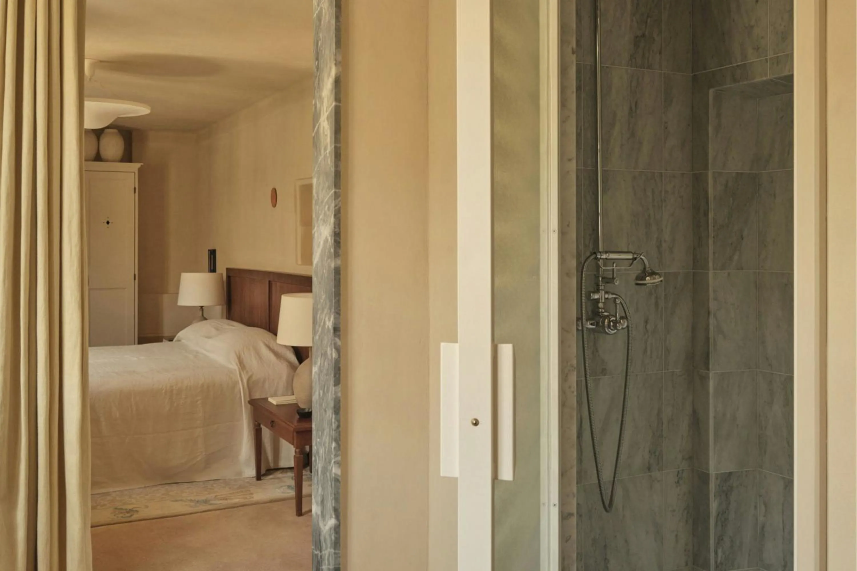 Bathroom, Bed in Hôtel du Couvent, a Luxury Collection Hotel, Nice