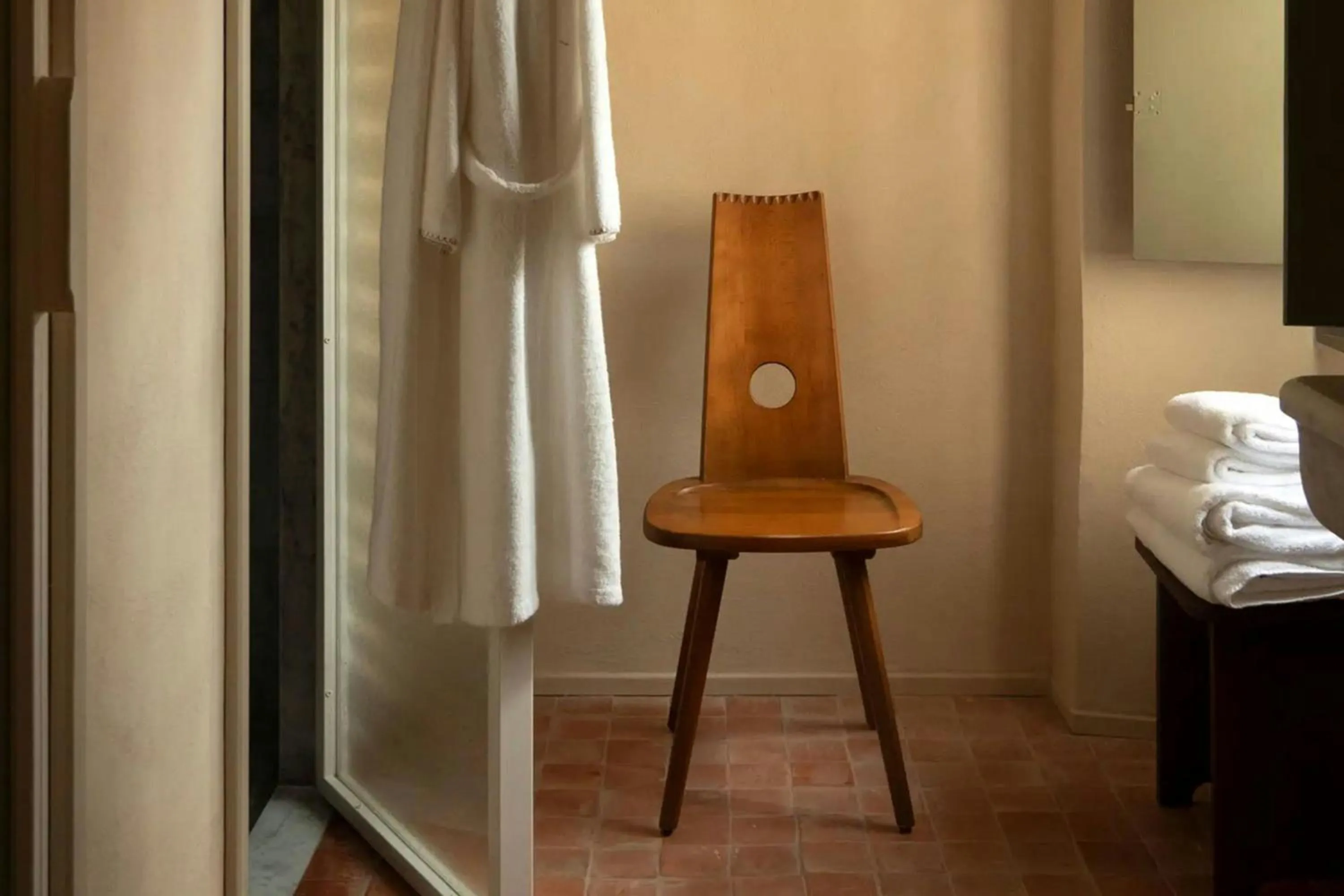 Bathroom, Bed in Hôtel du Couvent, a Luxury Collection Hotel, Nice