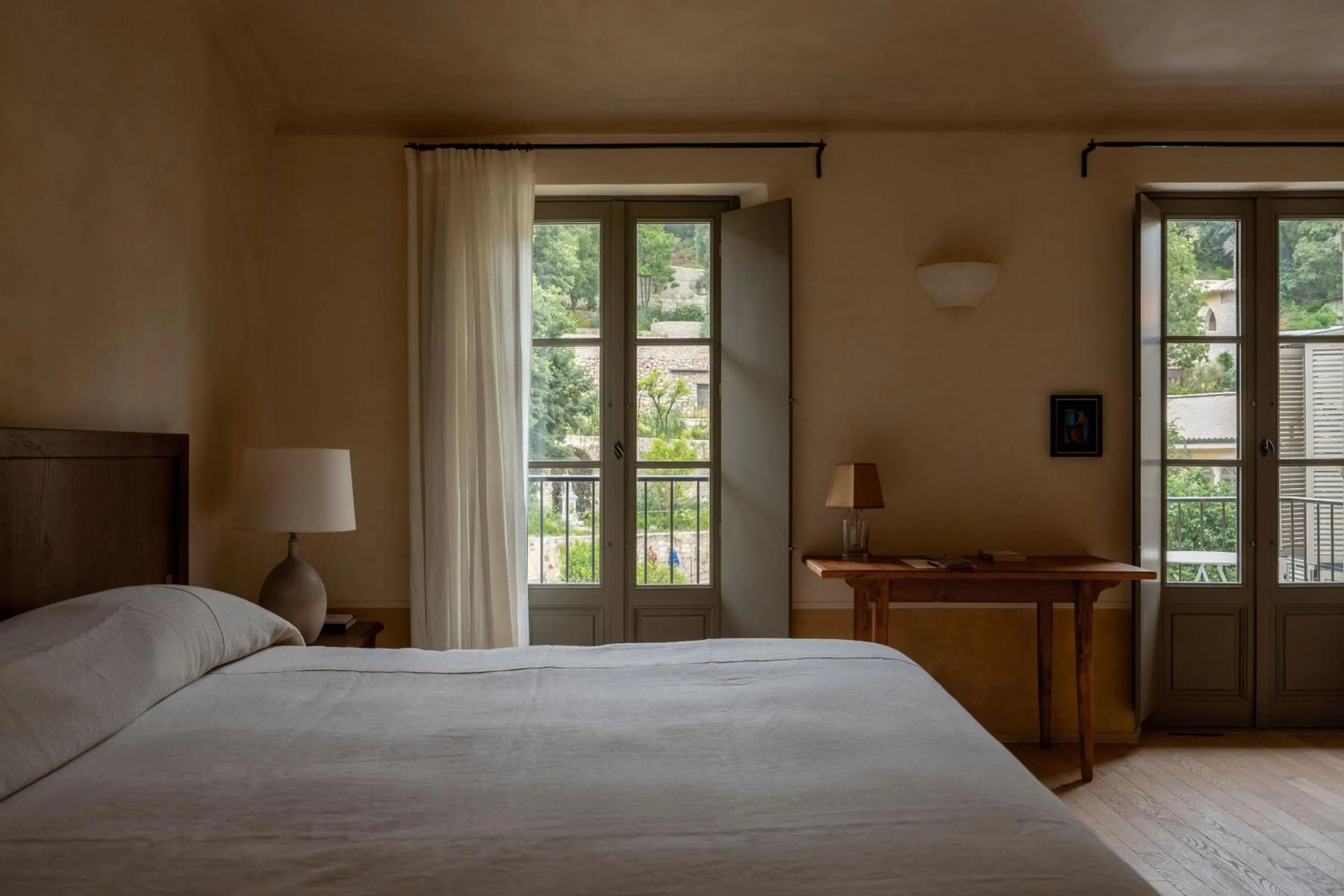 Photo of the whole room, Bed in Hôtel du Couvent, a Luxury Collection Hotel, Nice