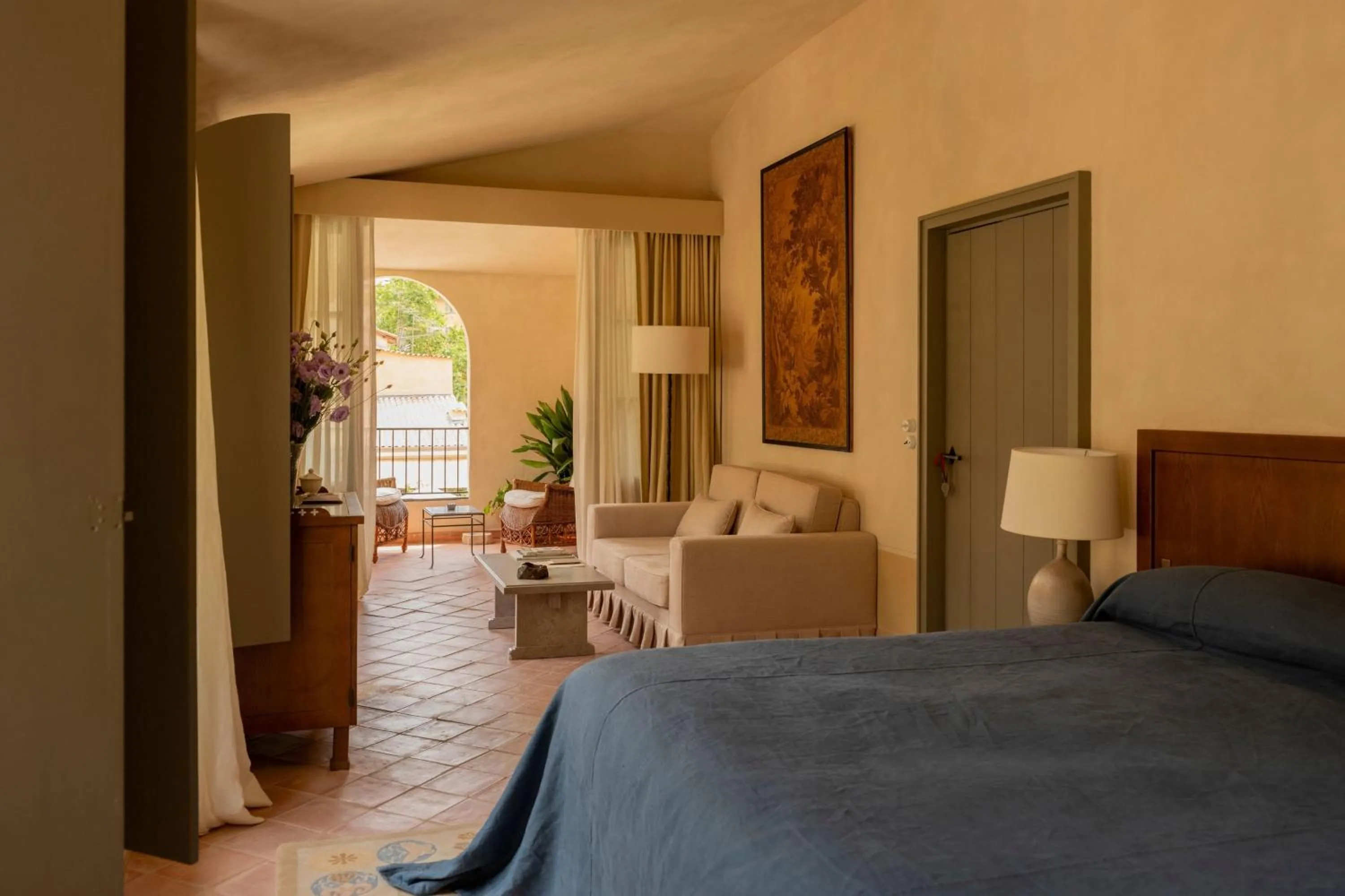 Photo of the whole room, Bed in Hôtel du Couvent, a Luxury Collection Hotel, Nice