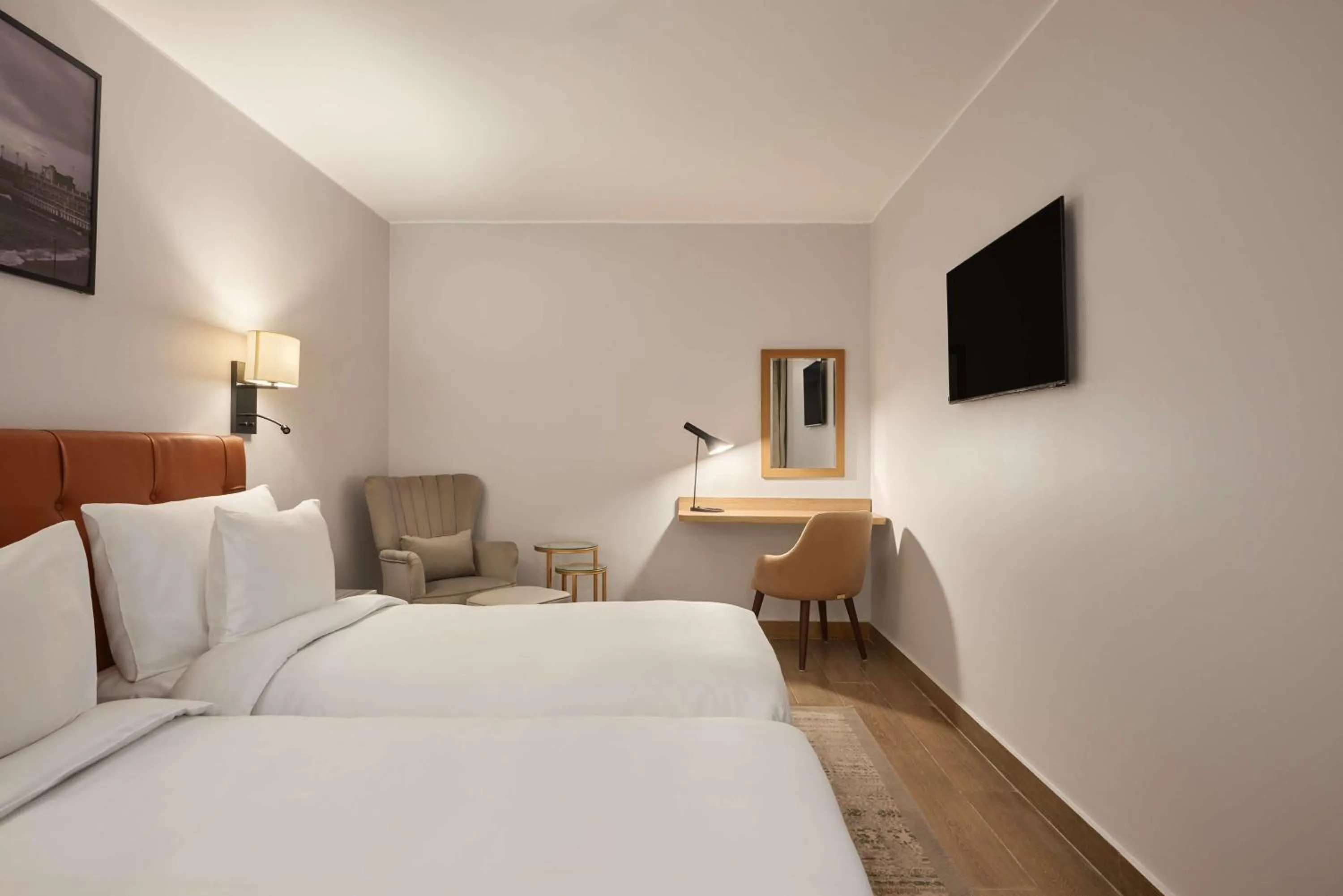 Bedroom, Bed in Radisson Residences Cairo Heliopolis