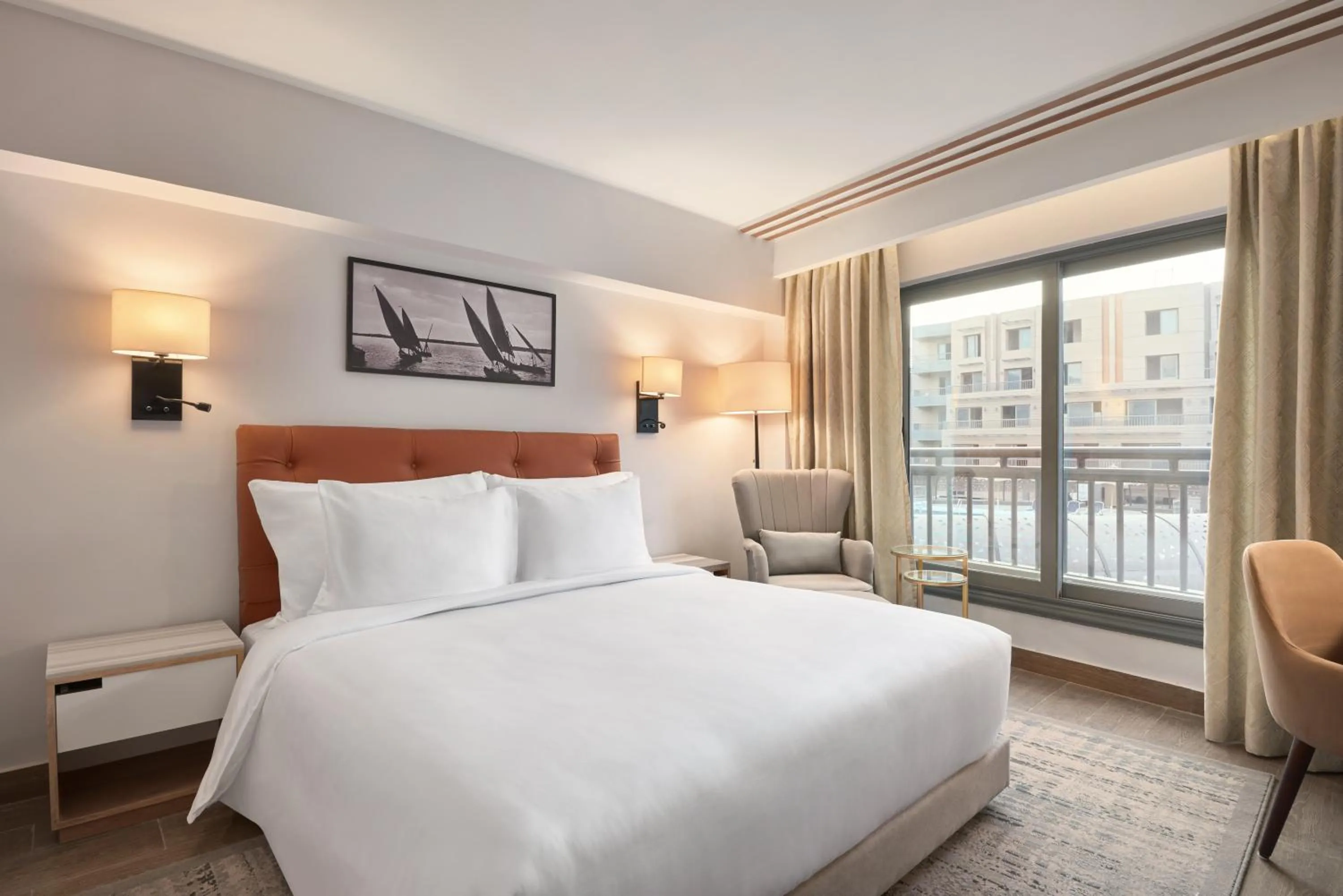 Bedroom, Bed in Radisson Residences Cairo Heliopolis