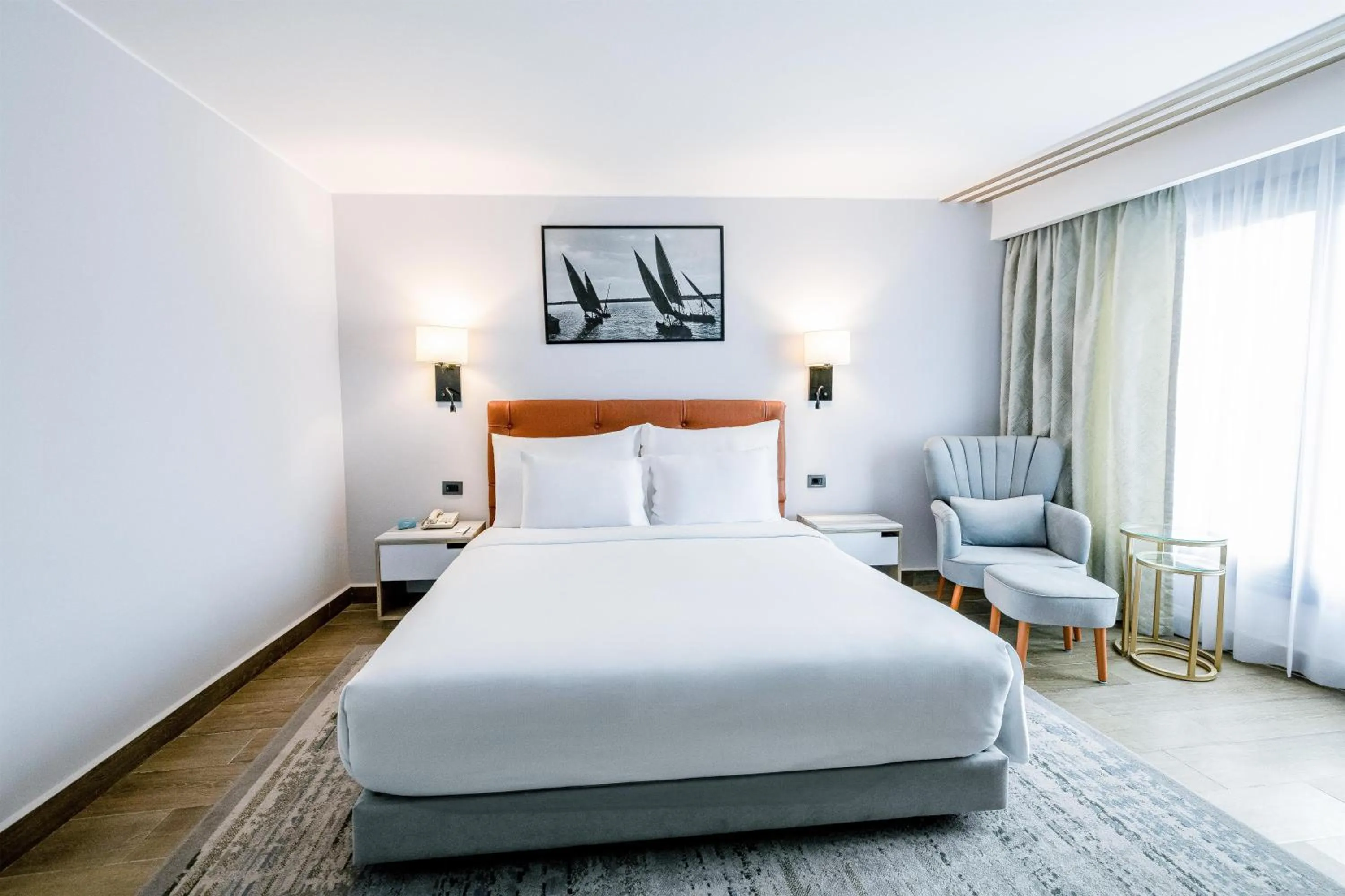 Photo of the whole room, Bed in Radisson Residences Cairo Heliopolis