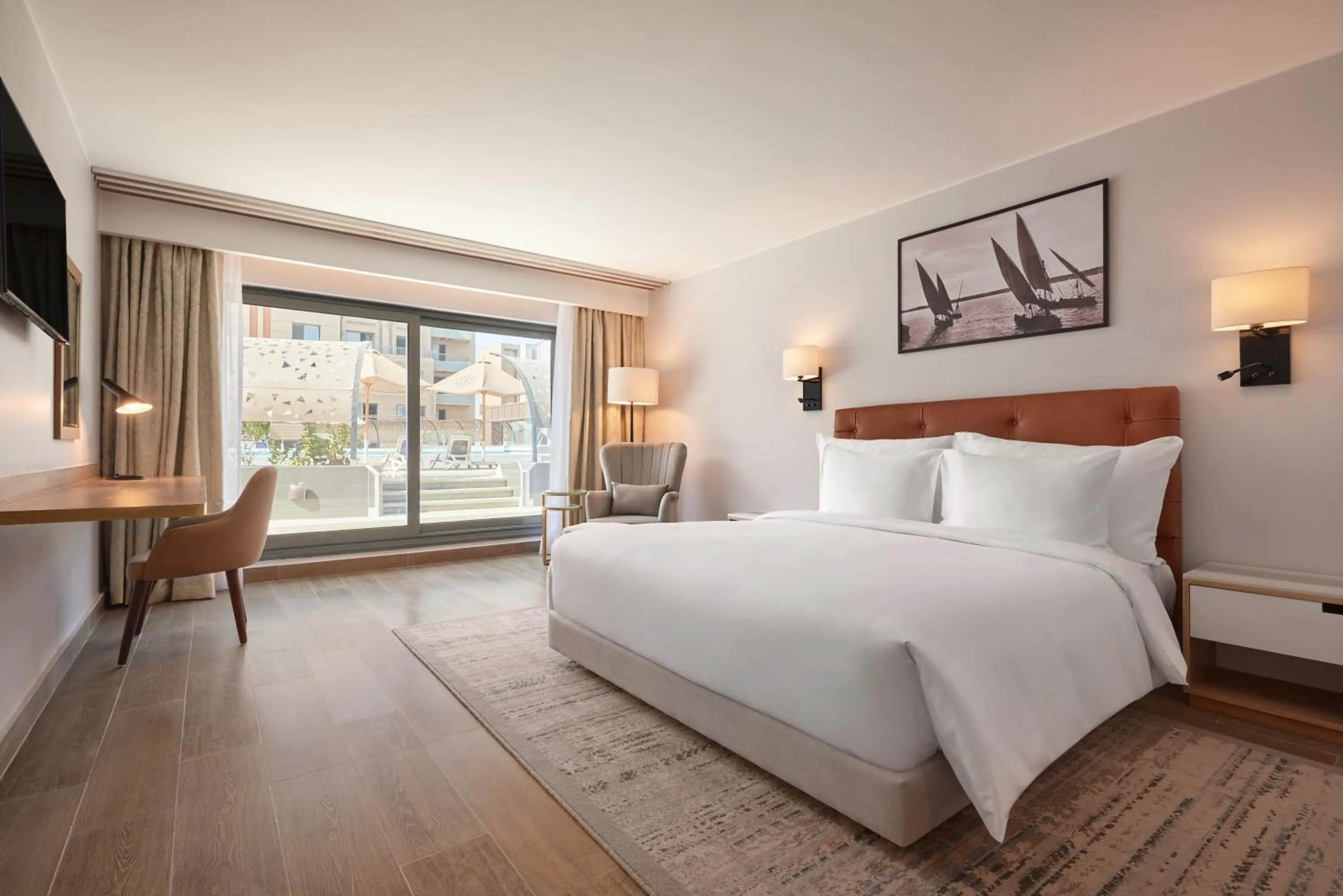 Bedroom, Bed in Radisson Residences Cairo Heliopolis