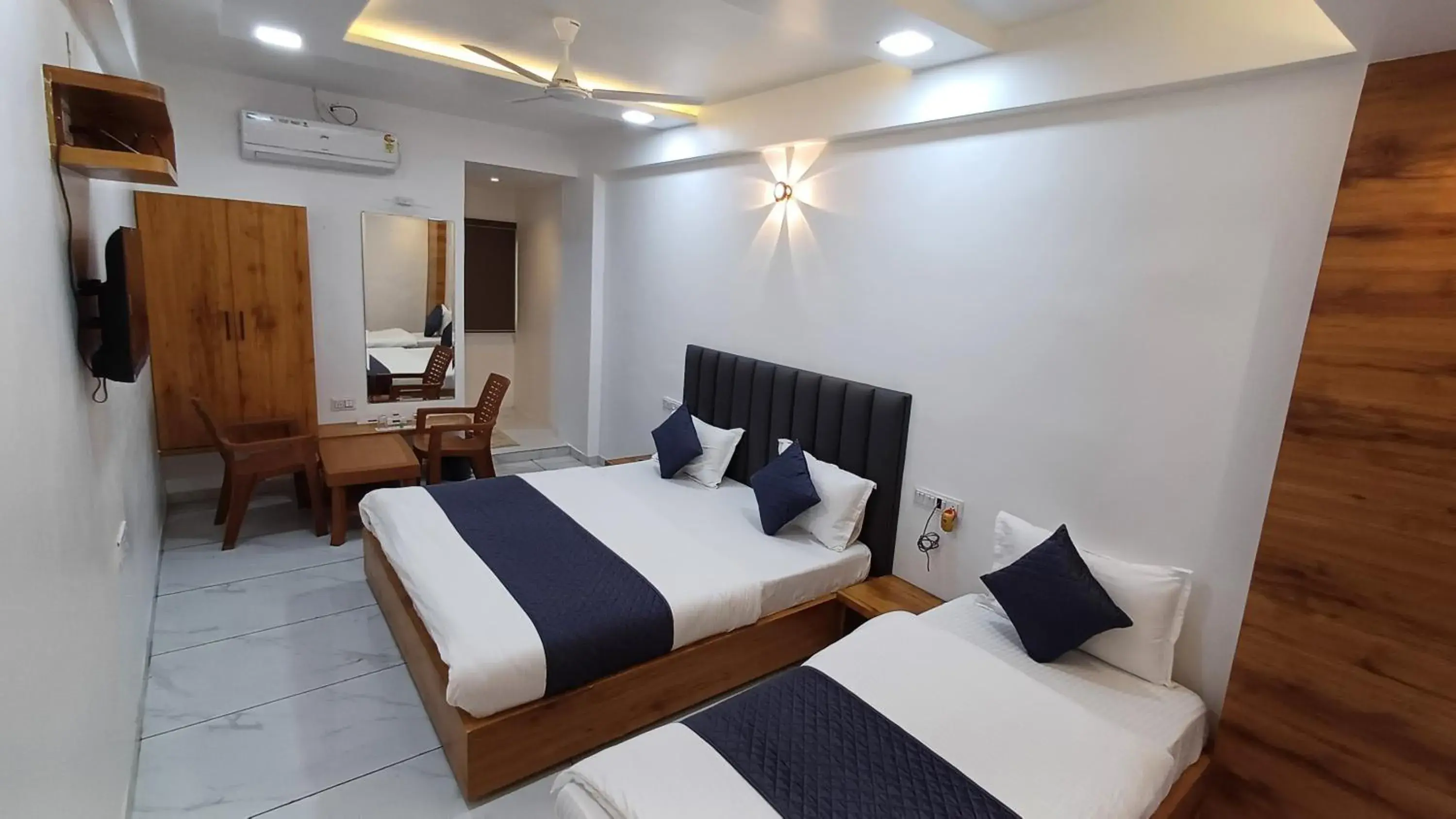 Triple Room in Hotel The Grand Jashi Residency Triple Room in Hotel The Grand Jashi Residency
