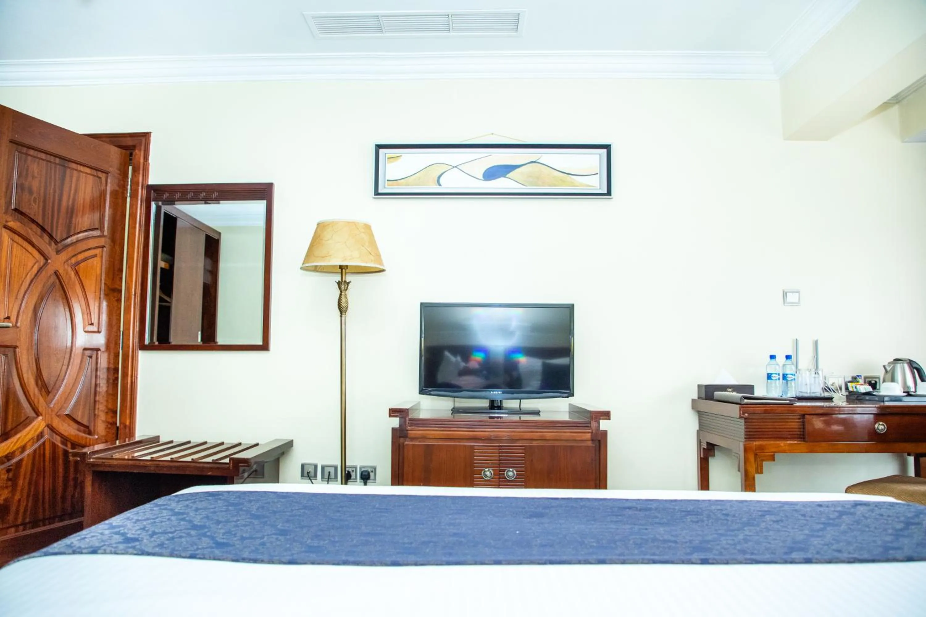 TV and multimedia, Bed in Weston Hotel