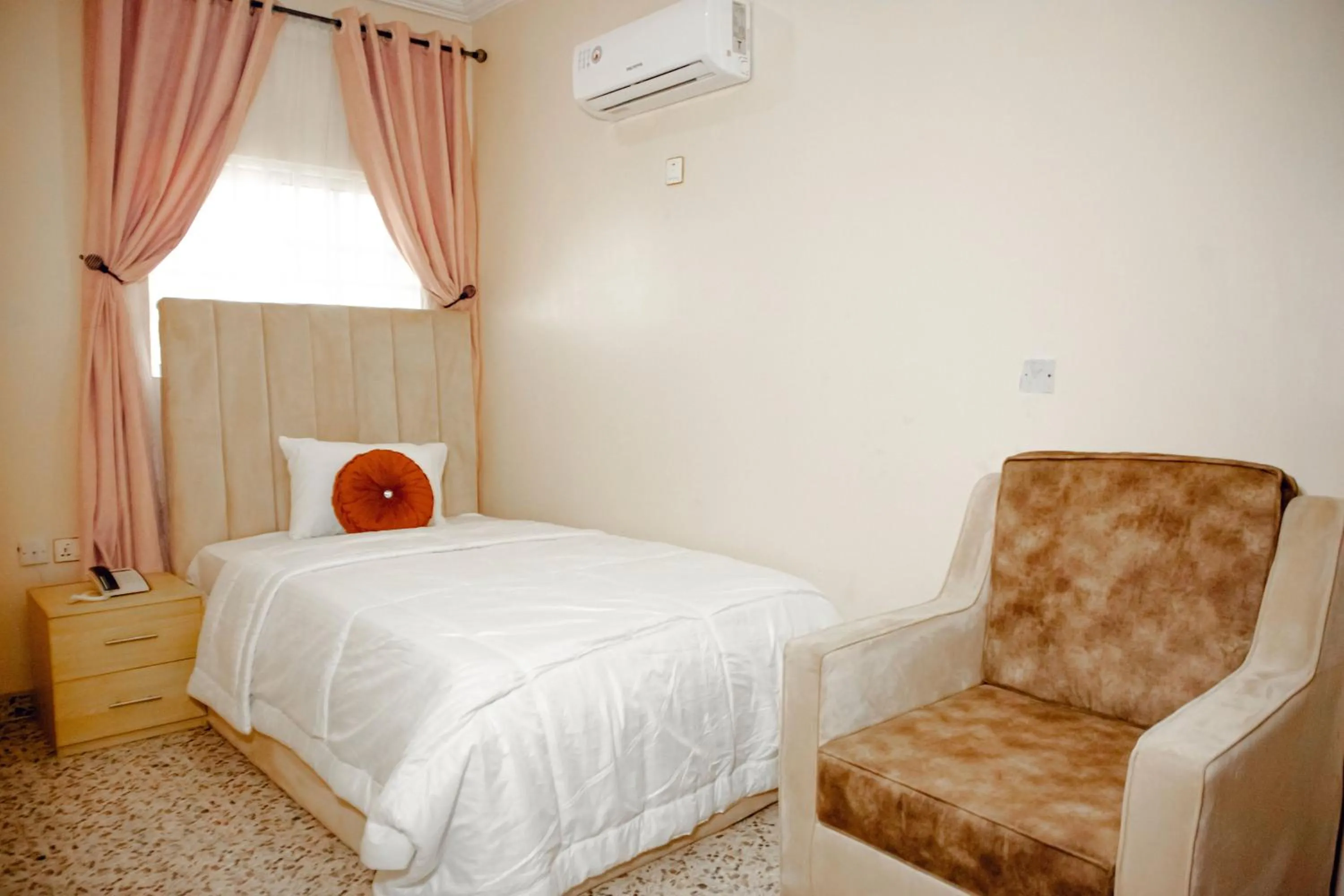 Photo of the whole room, Bed in Nexus Xpress Hotel