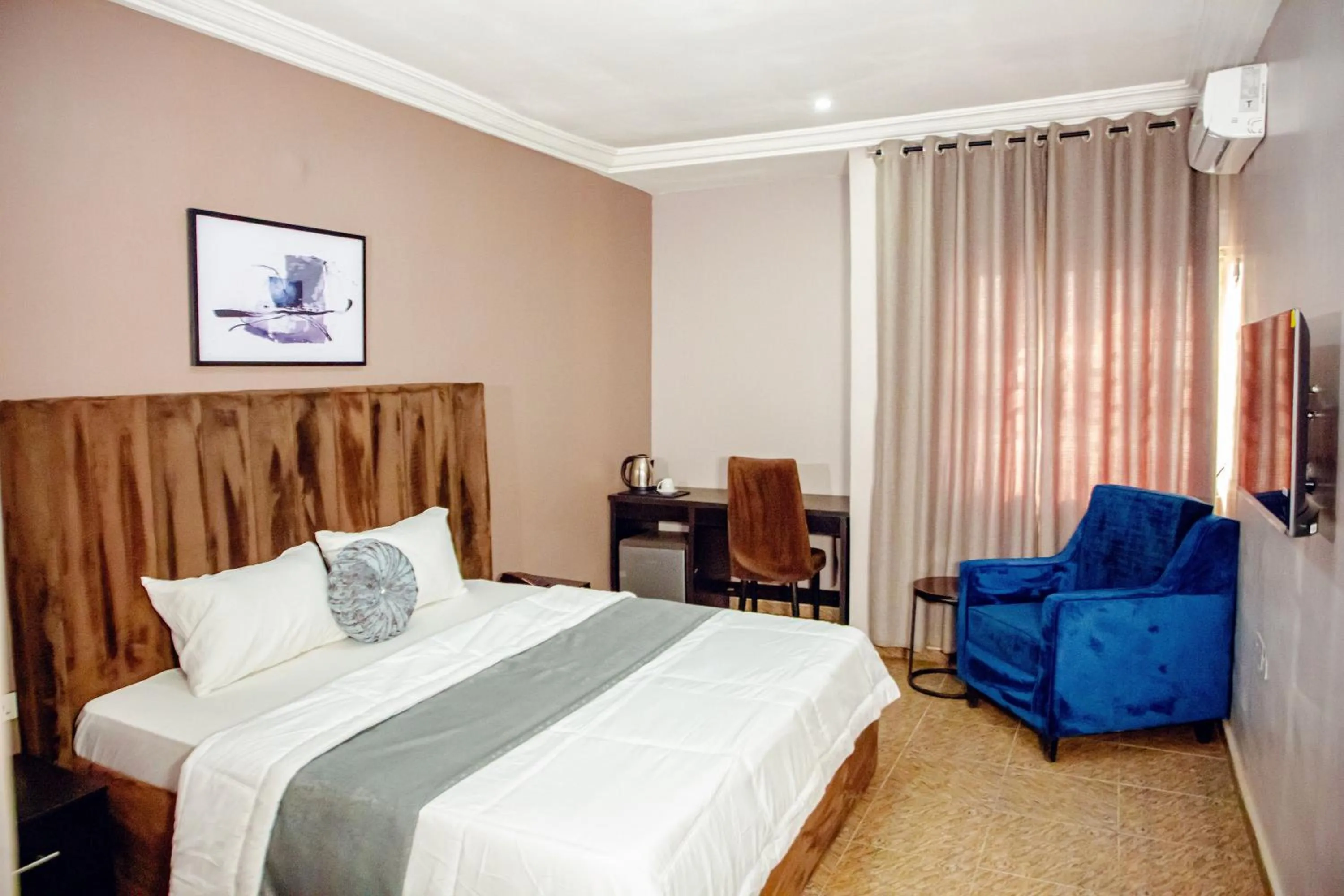 Photo of the whole room, Bed in Nexus Xpress Hotel