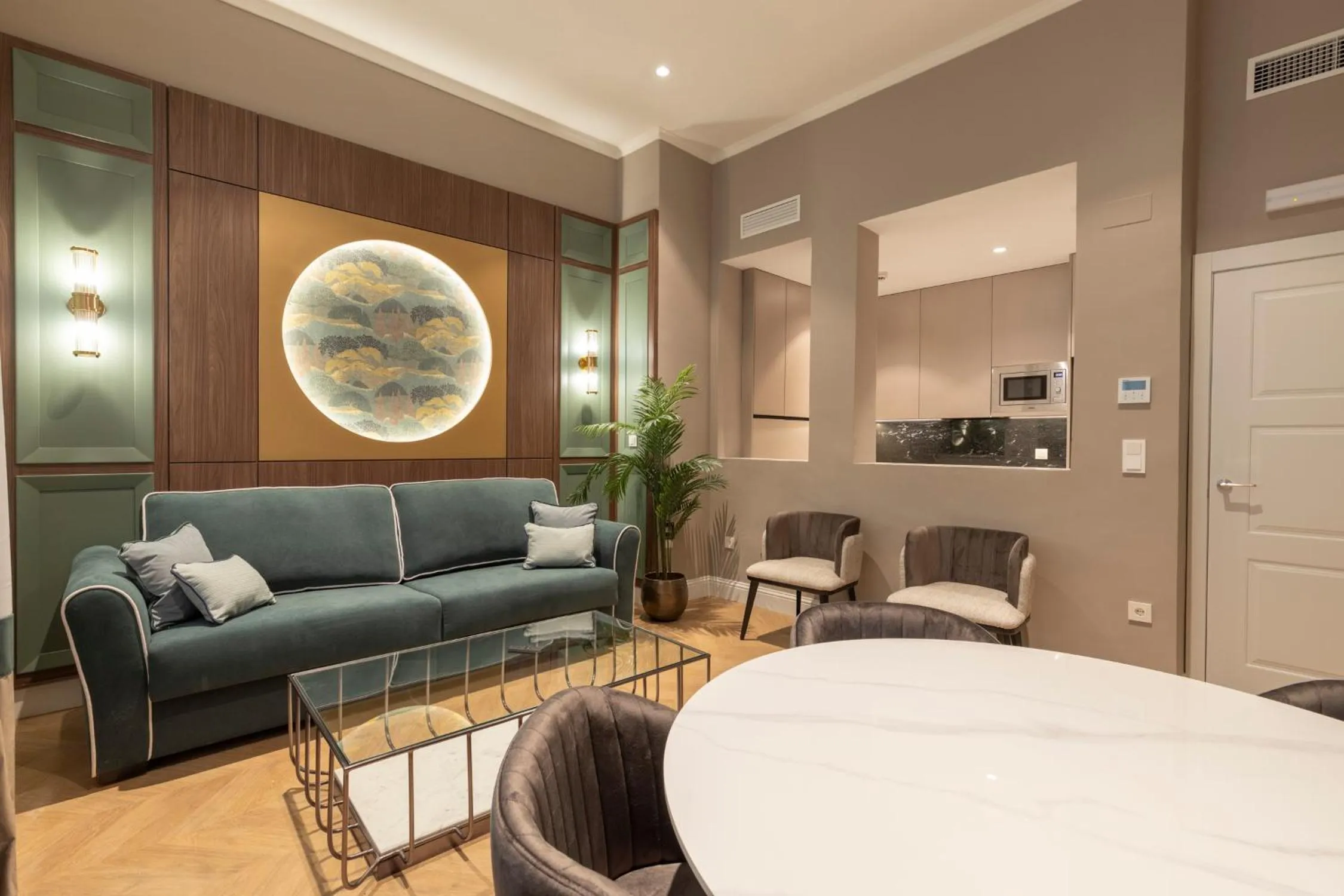 Kitchen or kitchenette in BiBo Suites Palacio de Portago