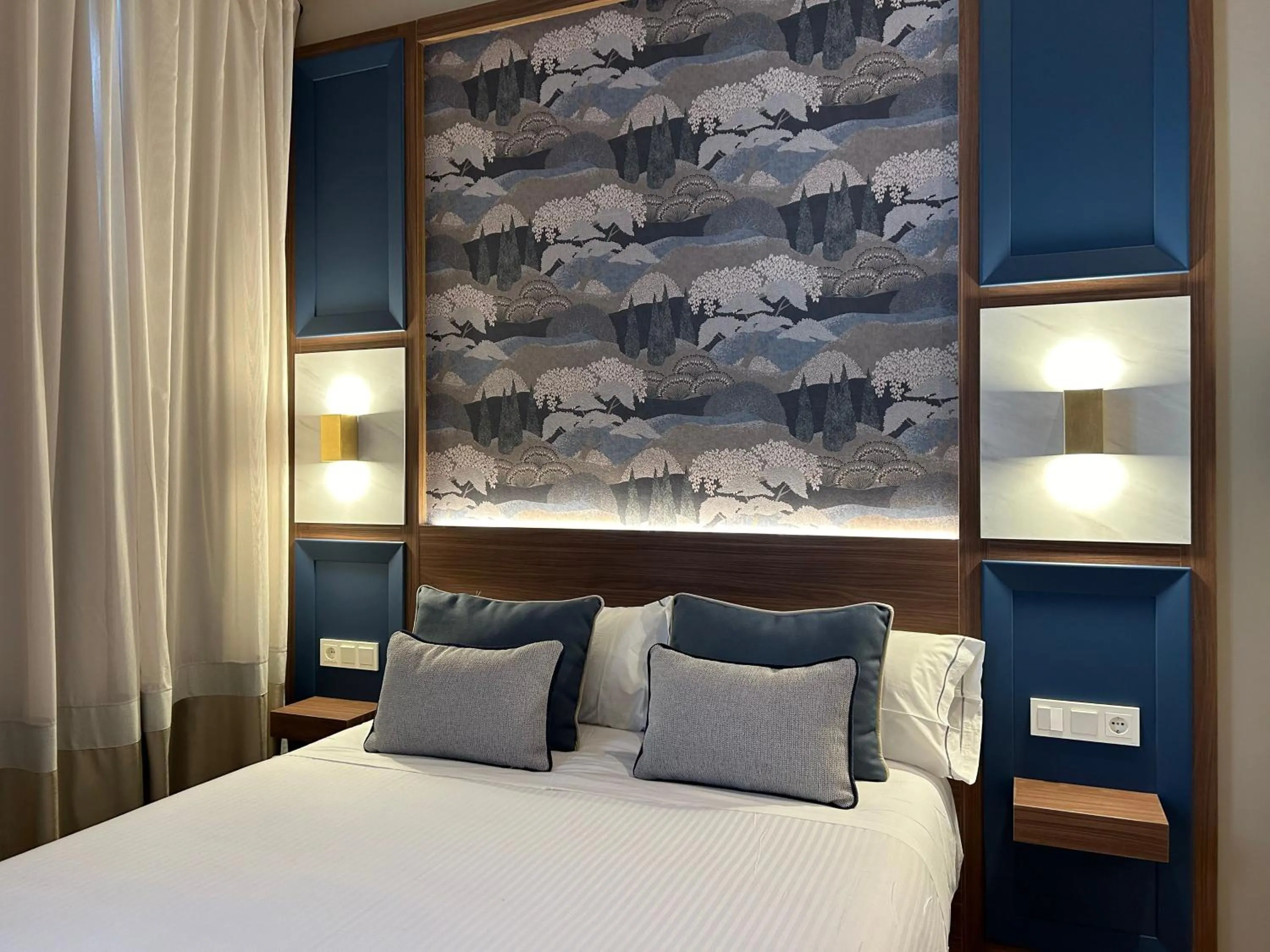 Bedroom, Bed in BiBo Suites Palacio de Portago