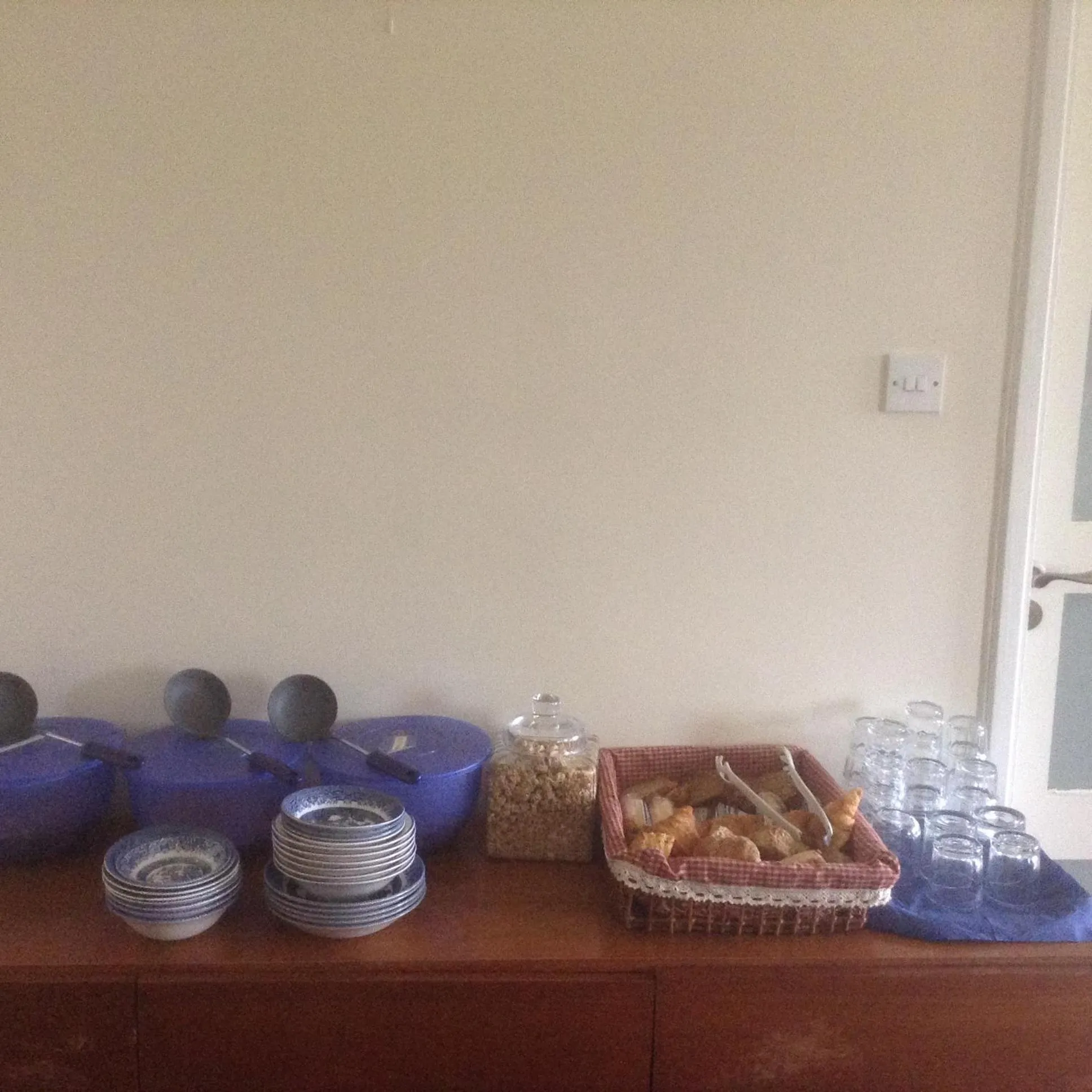 Buffet breakfast in Aran Lodge