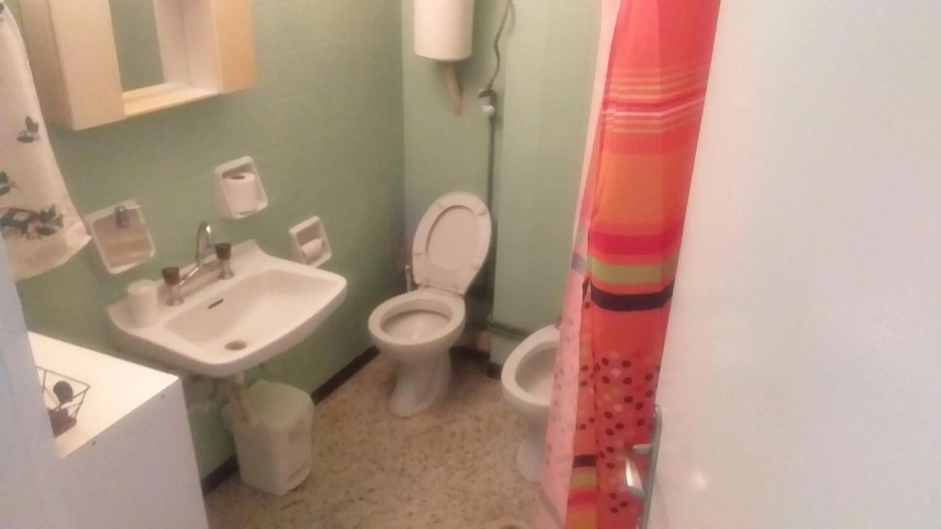 Toilet in HELLAS PALACE ROOM PRIVATE