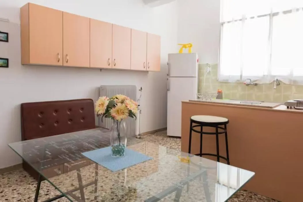 Kitchen or kitchenette in HELLAS PALACE ROOM PRIVATE