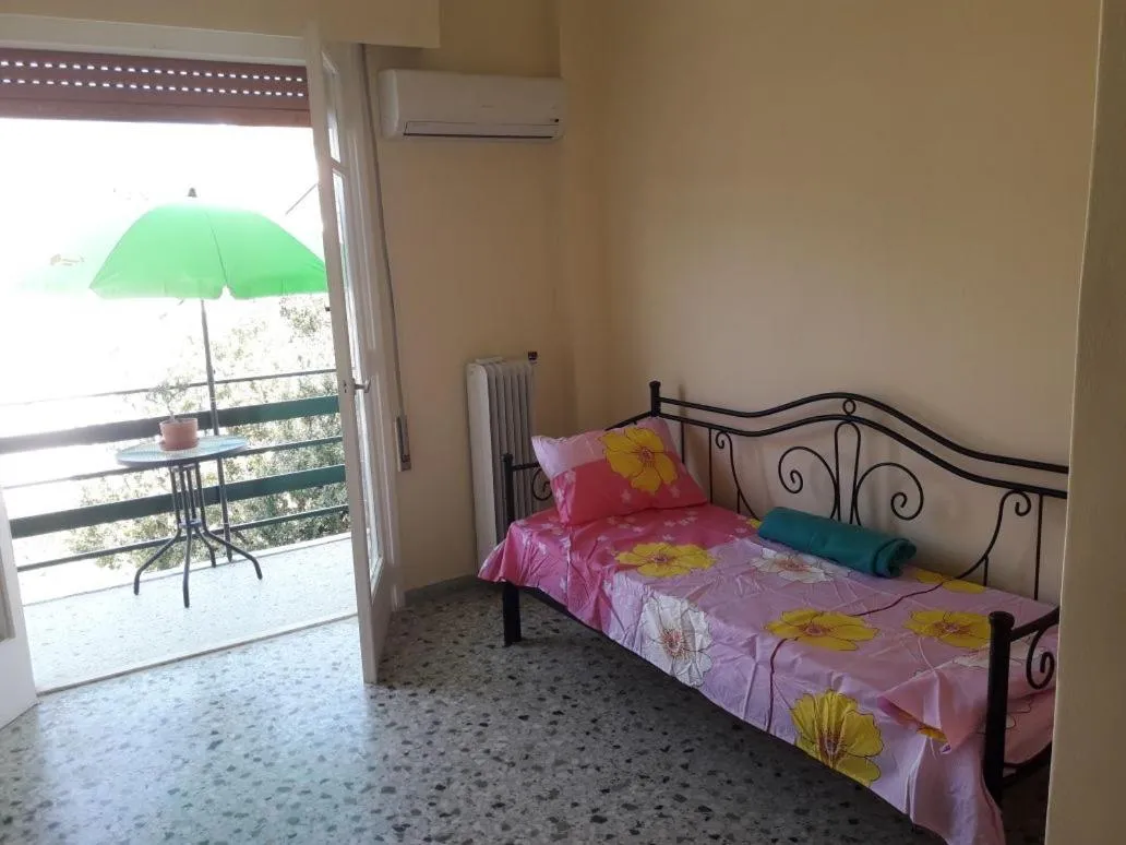 View (from property/room), Bed in HELLAS PALACE ROOM PRIVATE