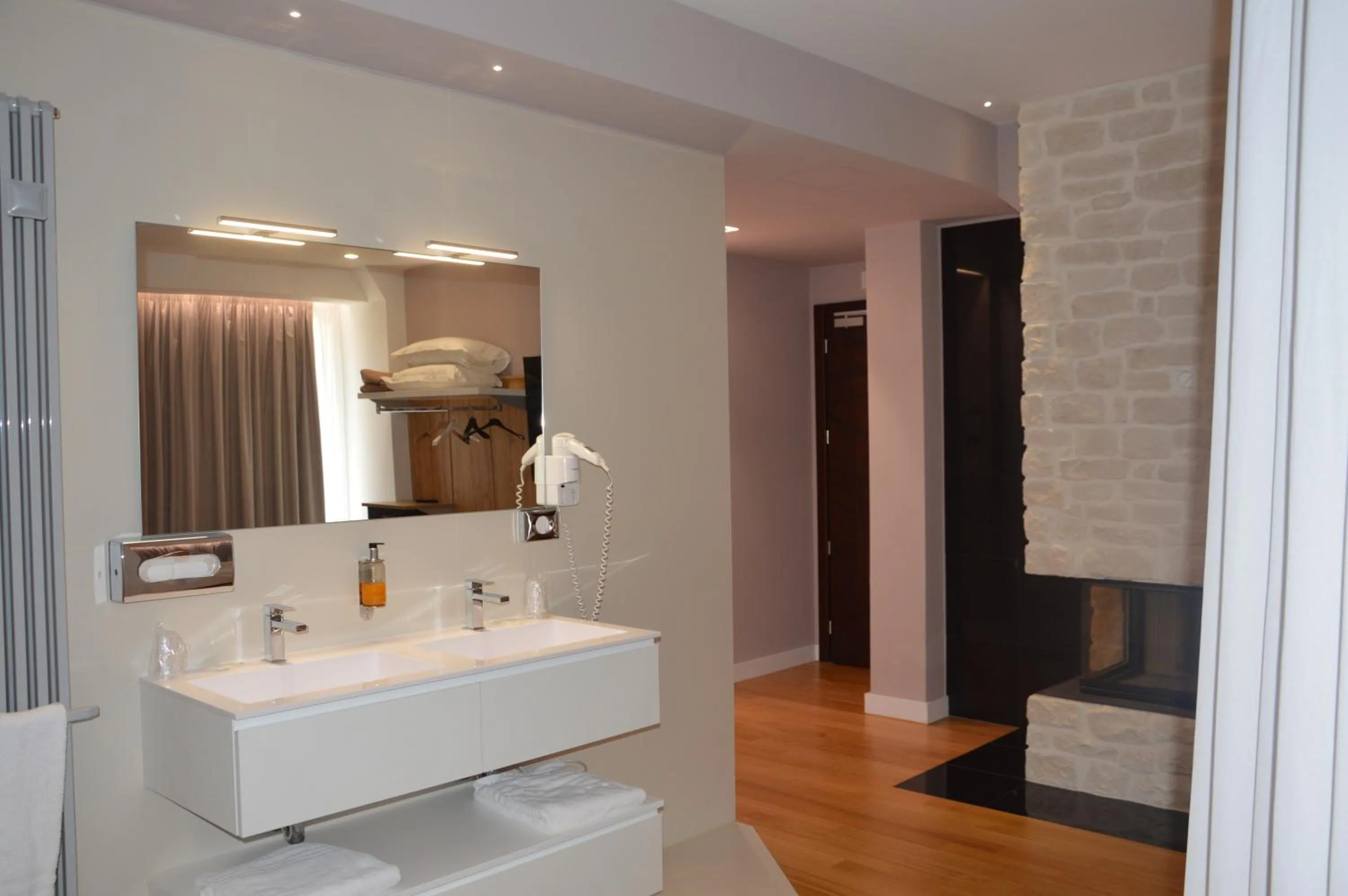 Bathroom in Suite Testani