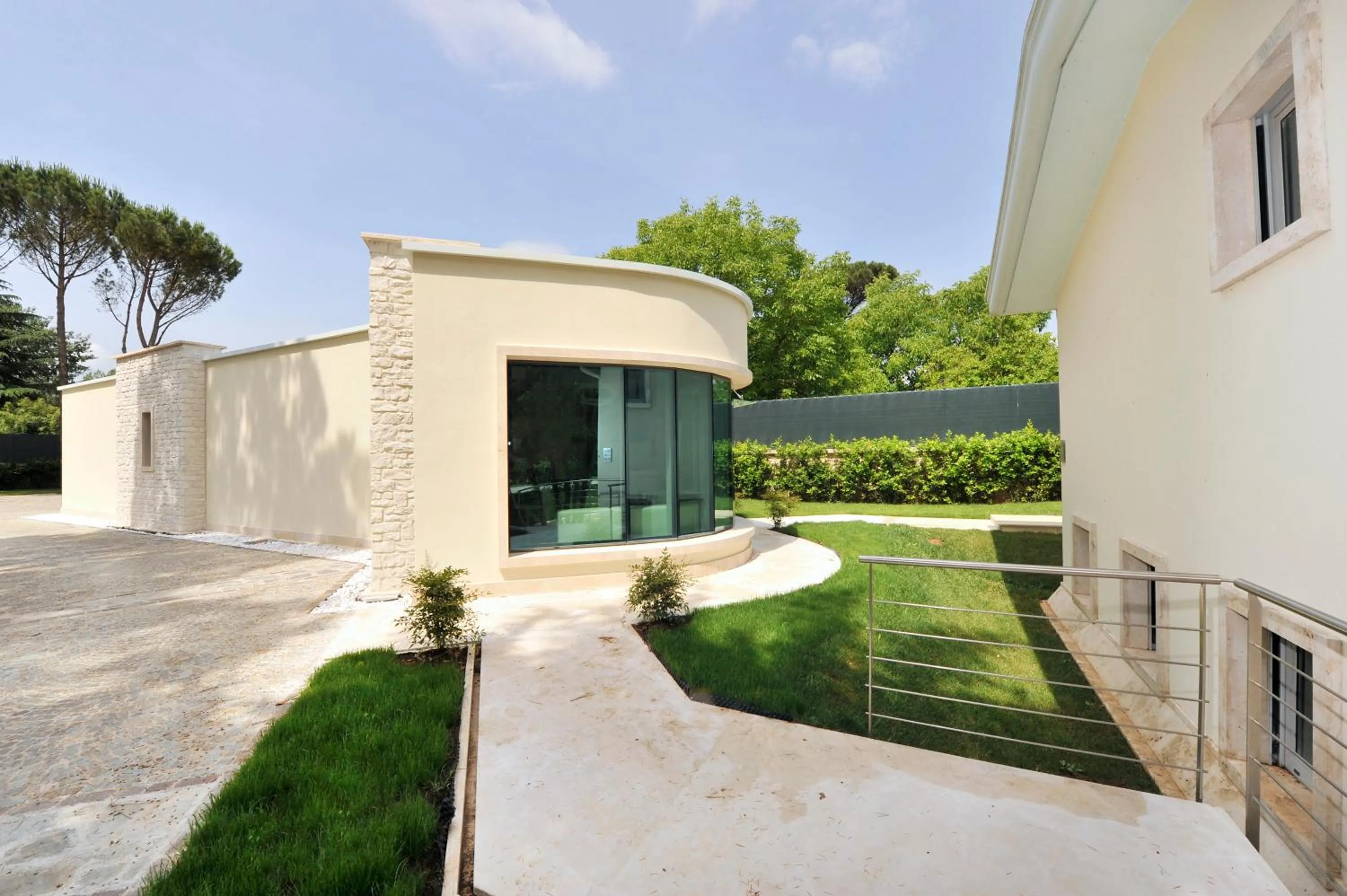 Spring in Suite Testani