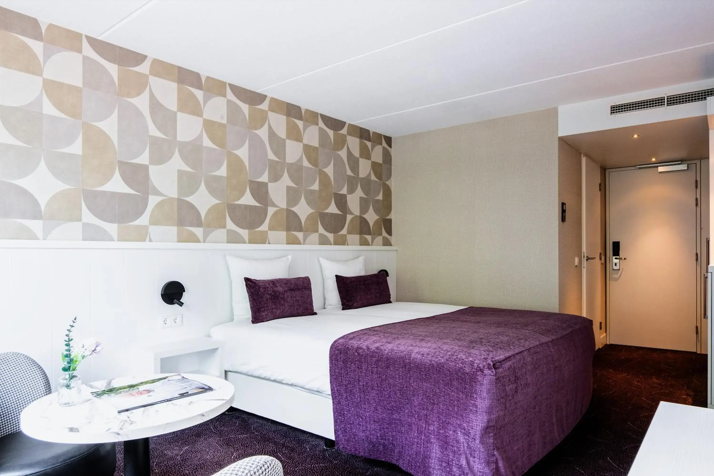 Standard King Room in Van Der Valk Hotel Rotterdam Nieuwerkerk Standard King Room in Van Der Valk Hotel Rotterdam Nieuwerkerk