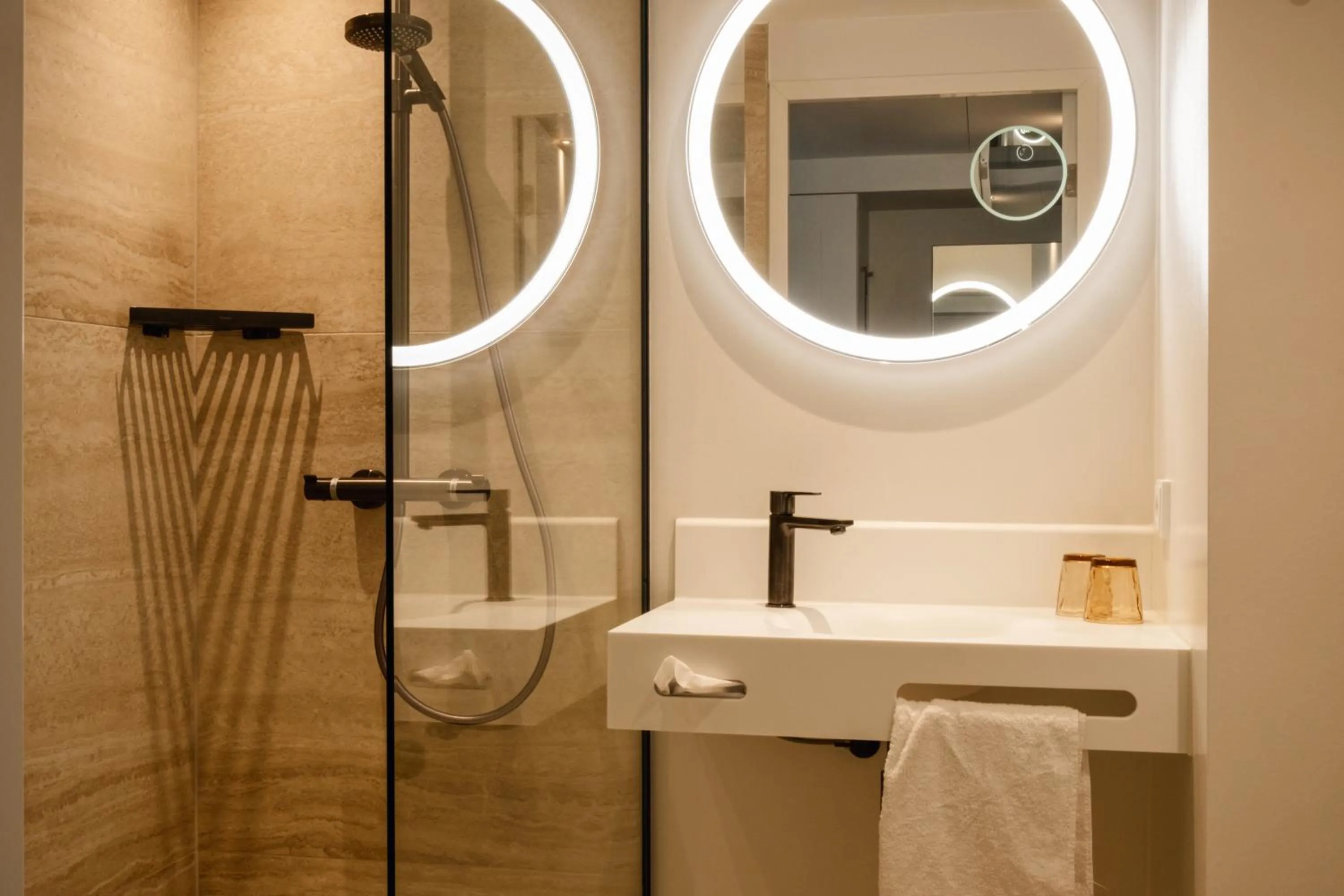 Bathroom in Van Der Valk Hotel Rotterdam Nieuwerkerk