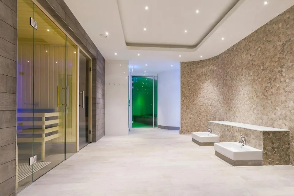 Spa and wellness centre/facilities in Van Der Valk Hotel Rotterdam Nieuwerkerk