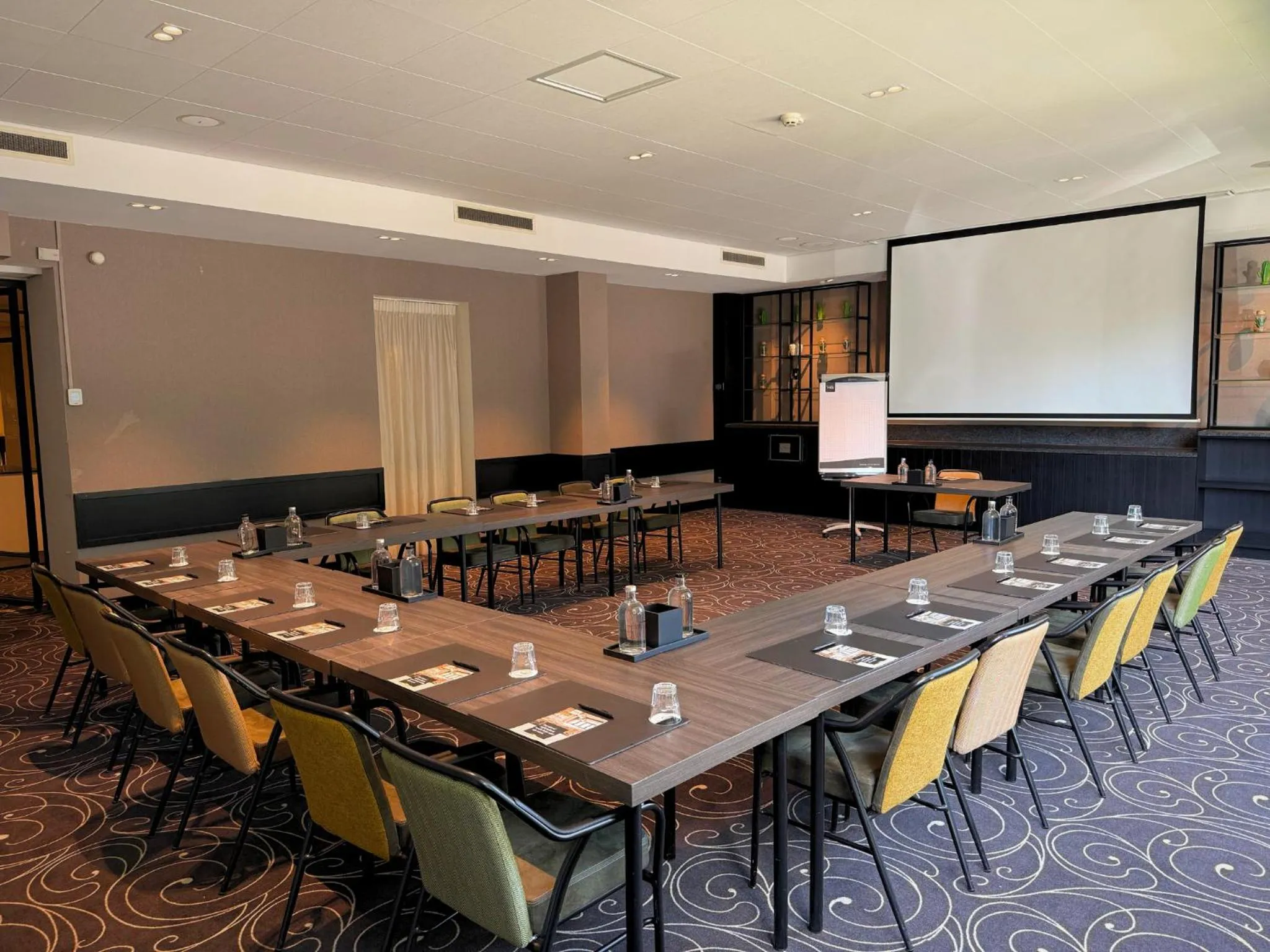 Meeting/conference room in Van Der Valk Hotel Rotterdam Nieuwerkerk