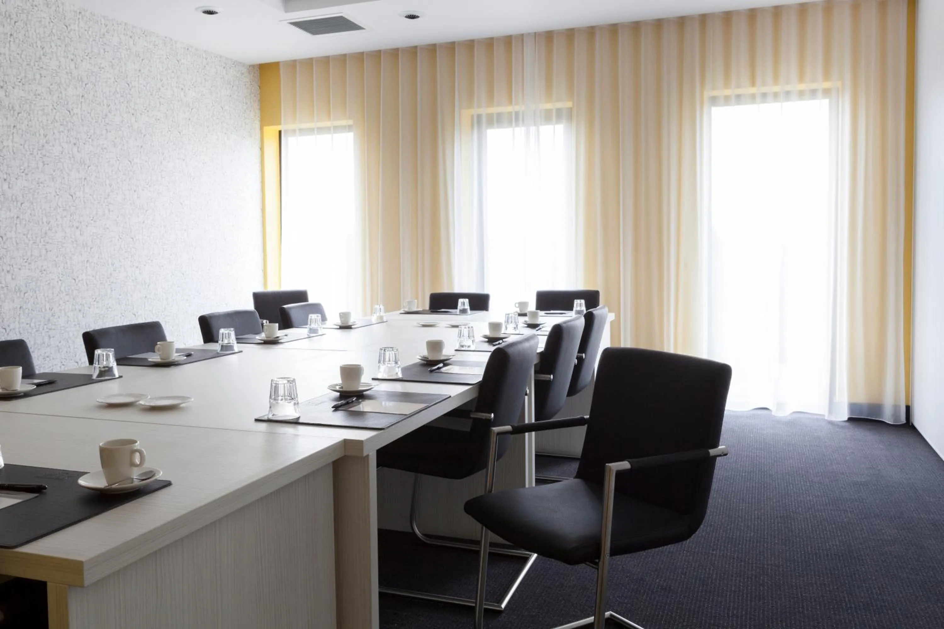 Business facilities in Van Der Valk Hotel Rotterdam Nieuwerkerk