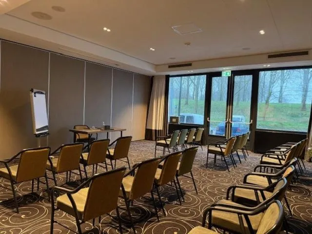 Meeting/conference room in Van Der Valk Hotel Rotterdam Nieuwerkerk