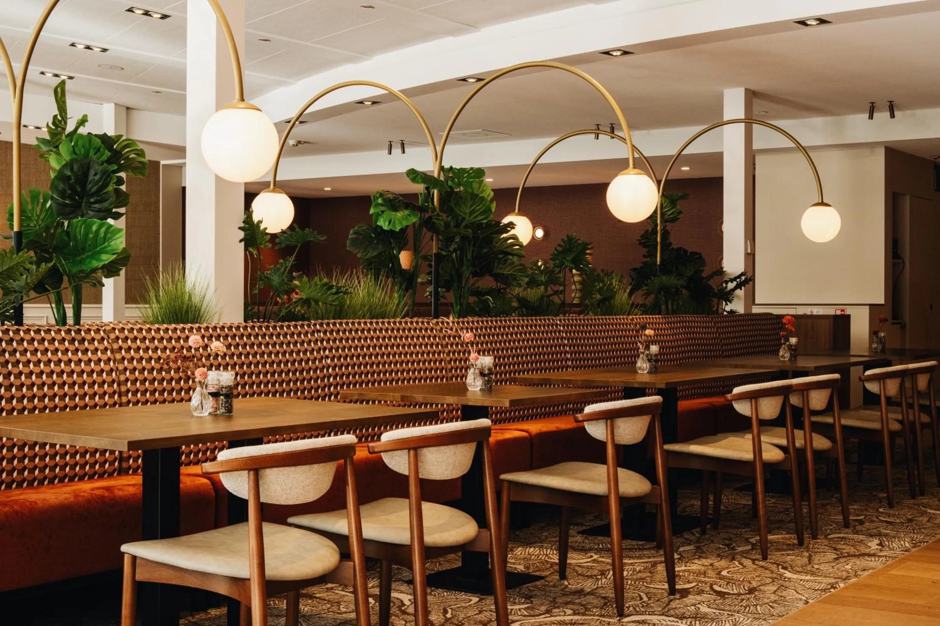 Restaurant/places to eat in Van Der Valk Hotel Rotterdam Nieuwerkerk