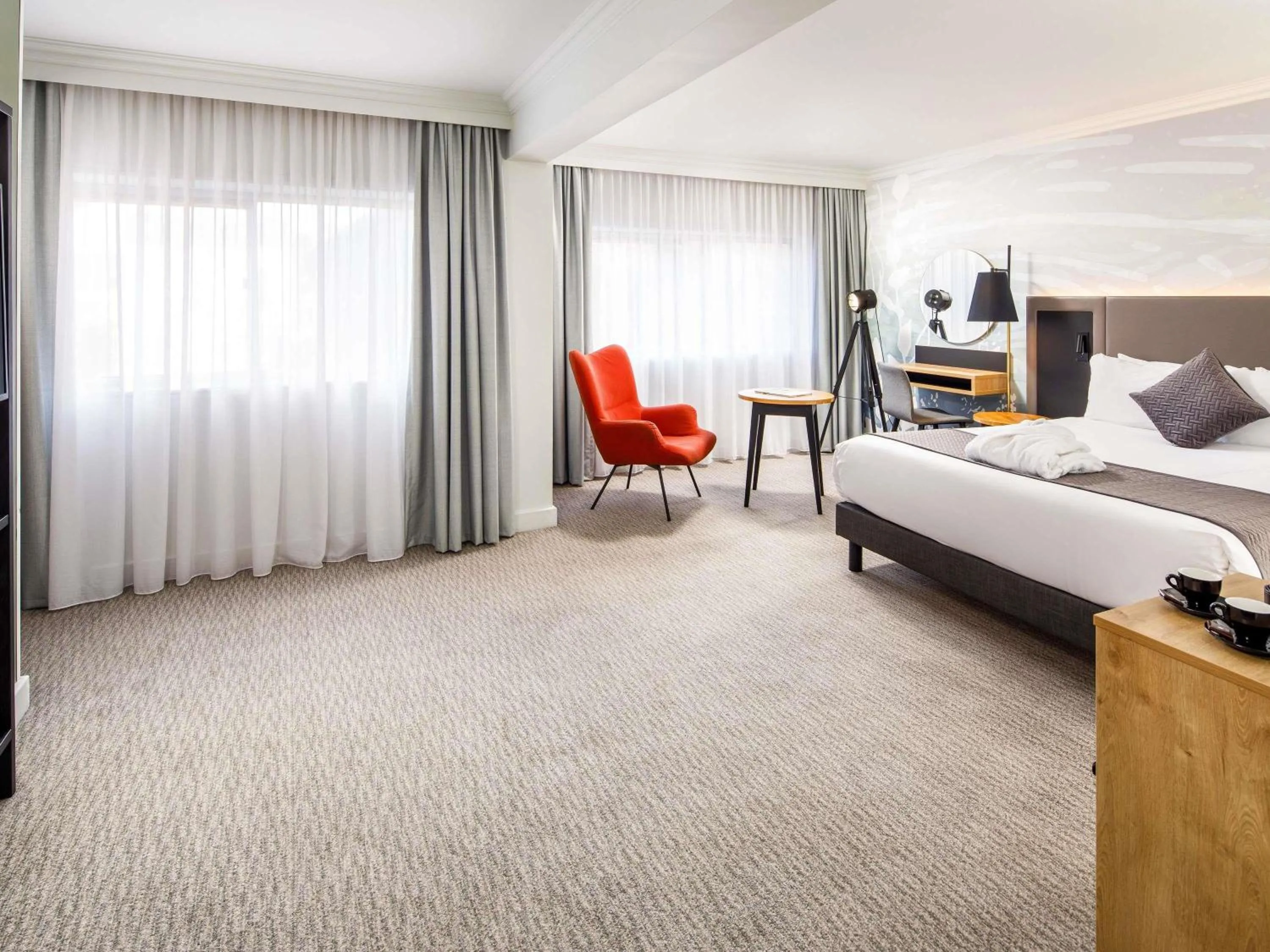 Bedroom, Bed in Mercure Bedford Centre Hotel