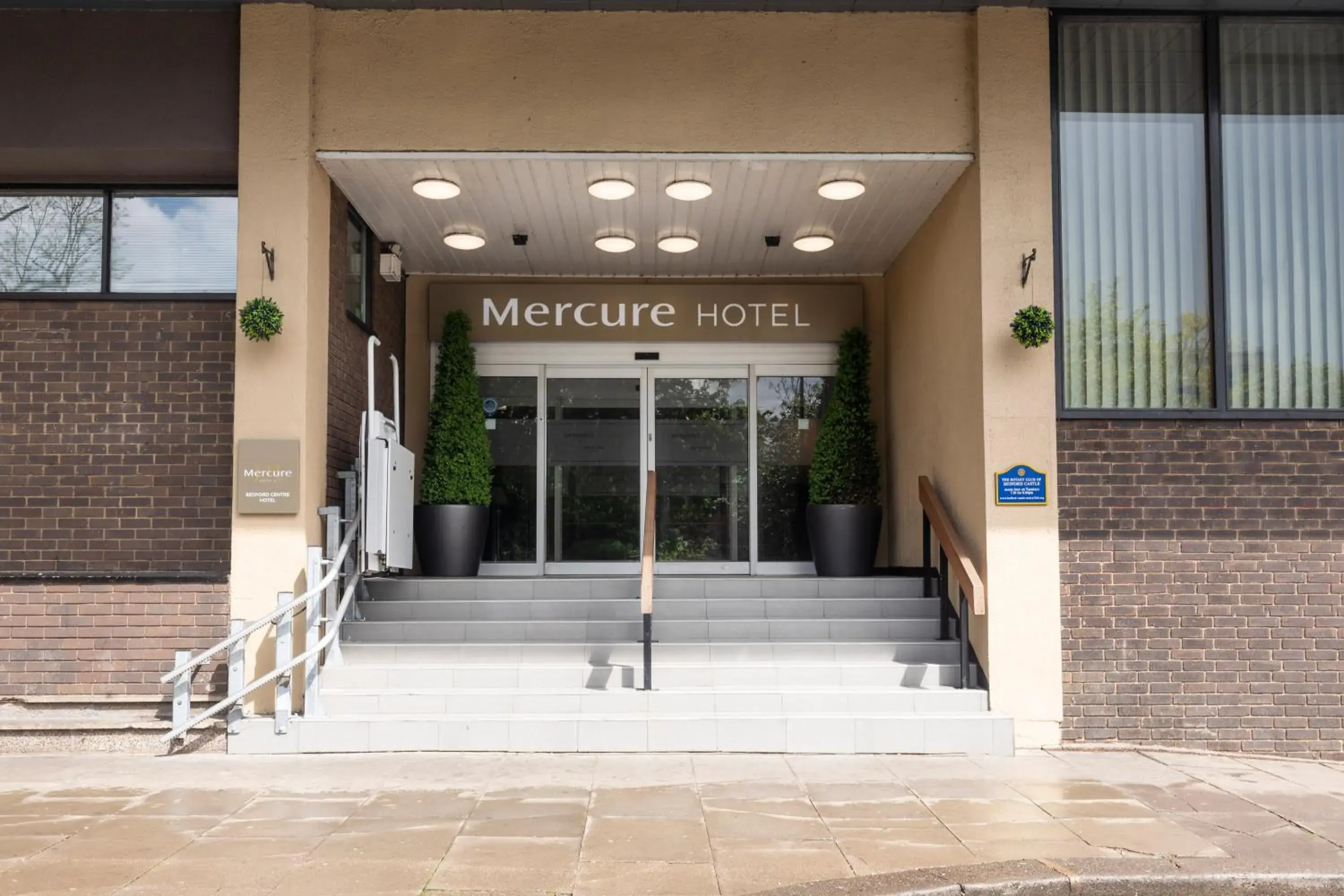 Facade/entrance in Mercure Bedford Centre Hotel Facade/entrance in Mercure Bedford Centre Hotel
