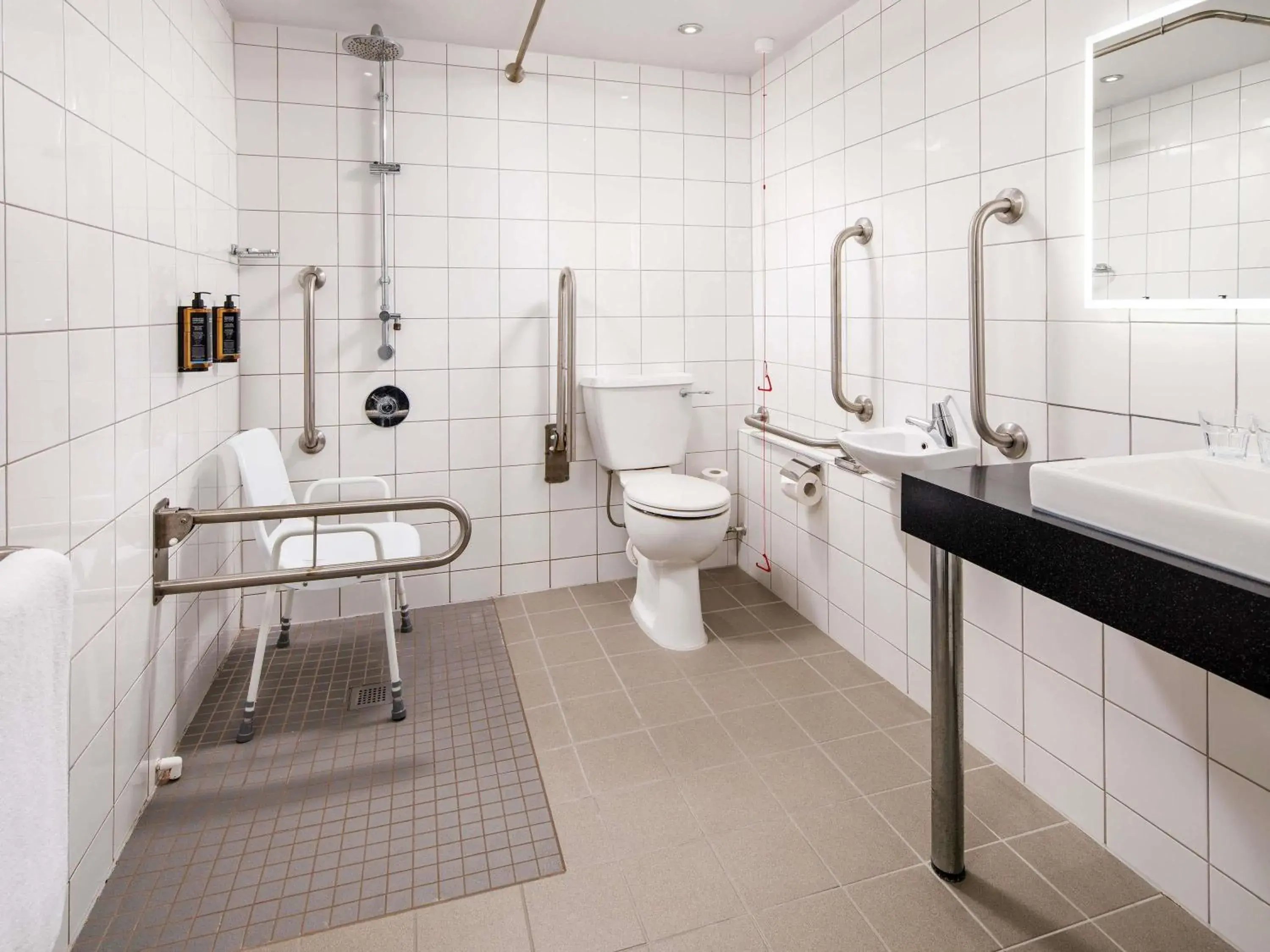 Bedroom in Mercure Bedford Centre Hotel Bedroom in Mercure Bedford Centre Hotel