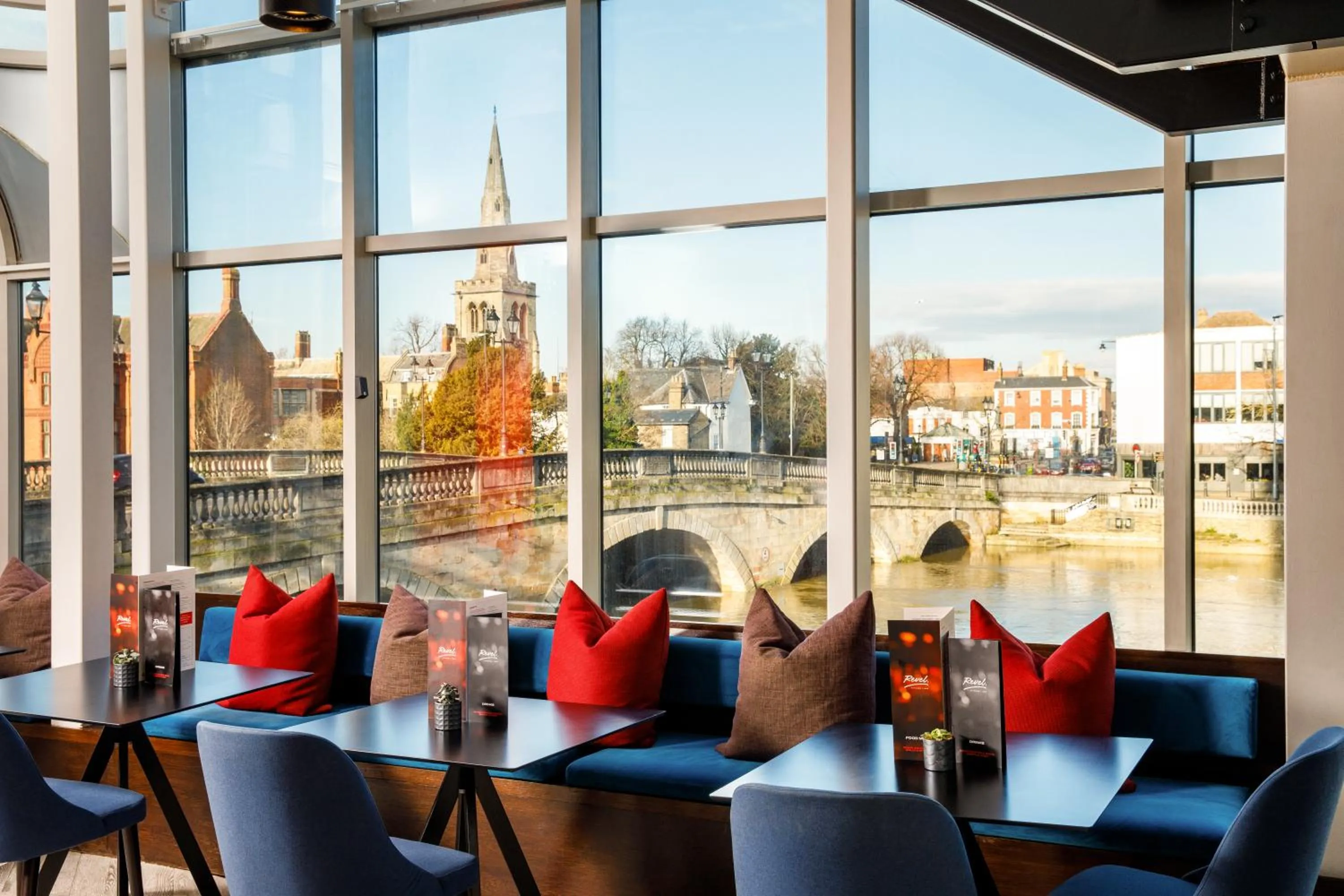 Restaurant/places to eat in Mercure Bedford Centre Hotel