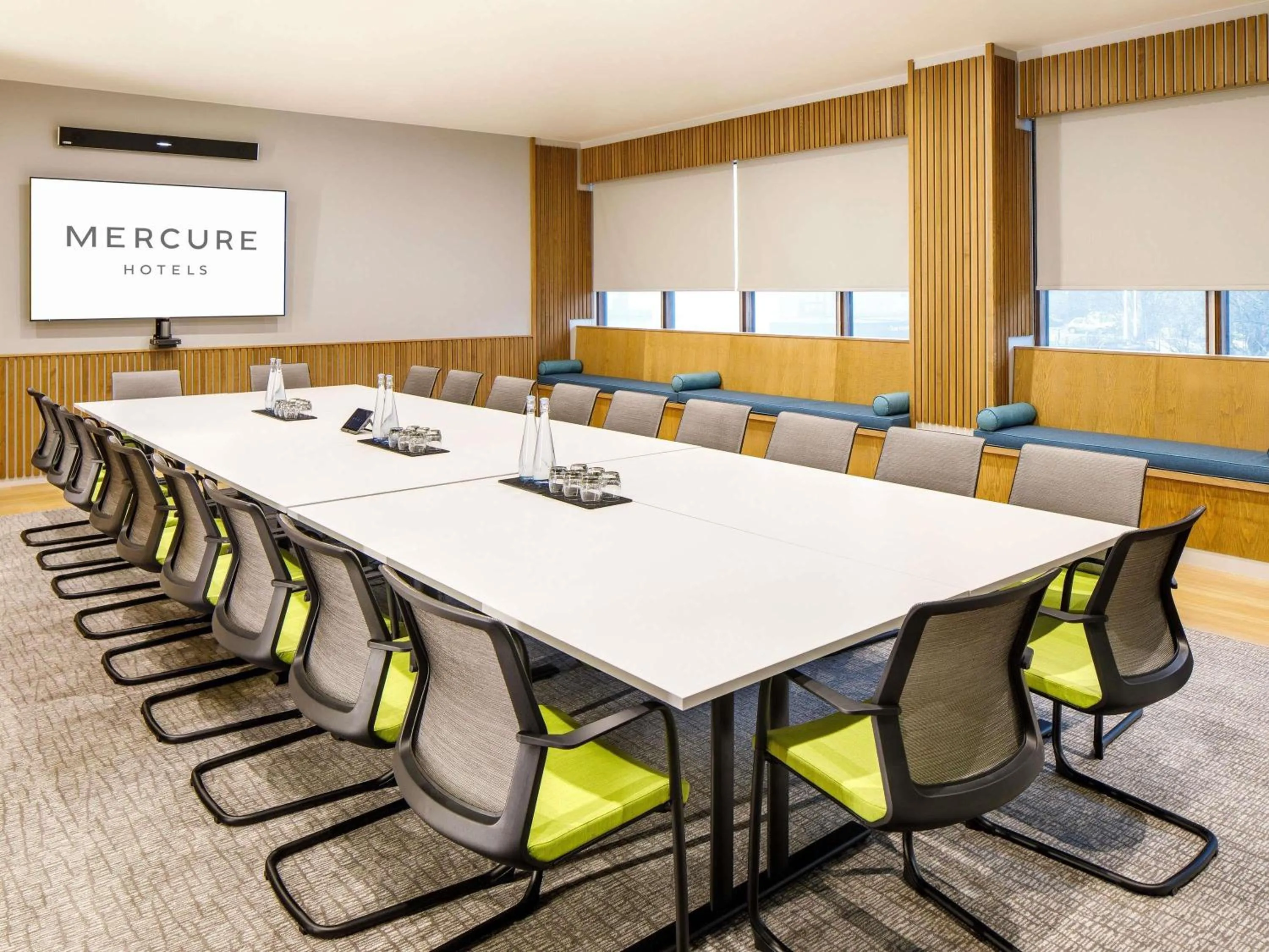 Meeting/conference room in Mercure Bedford Centre Hotel