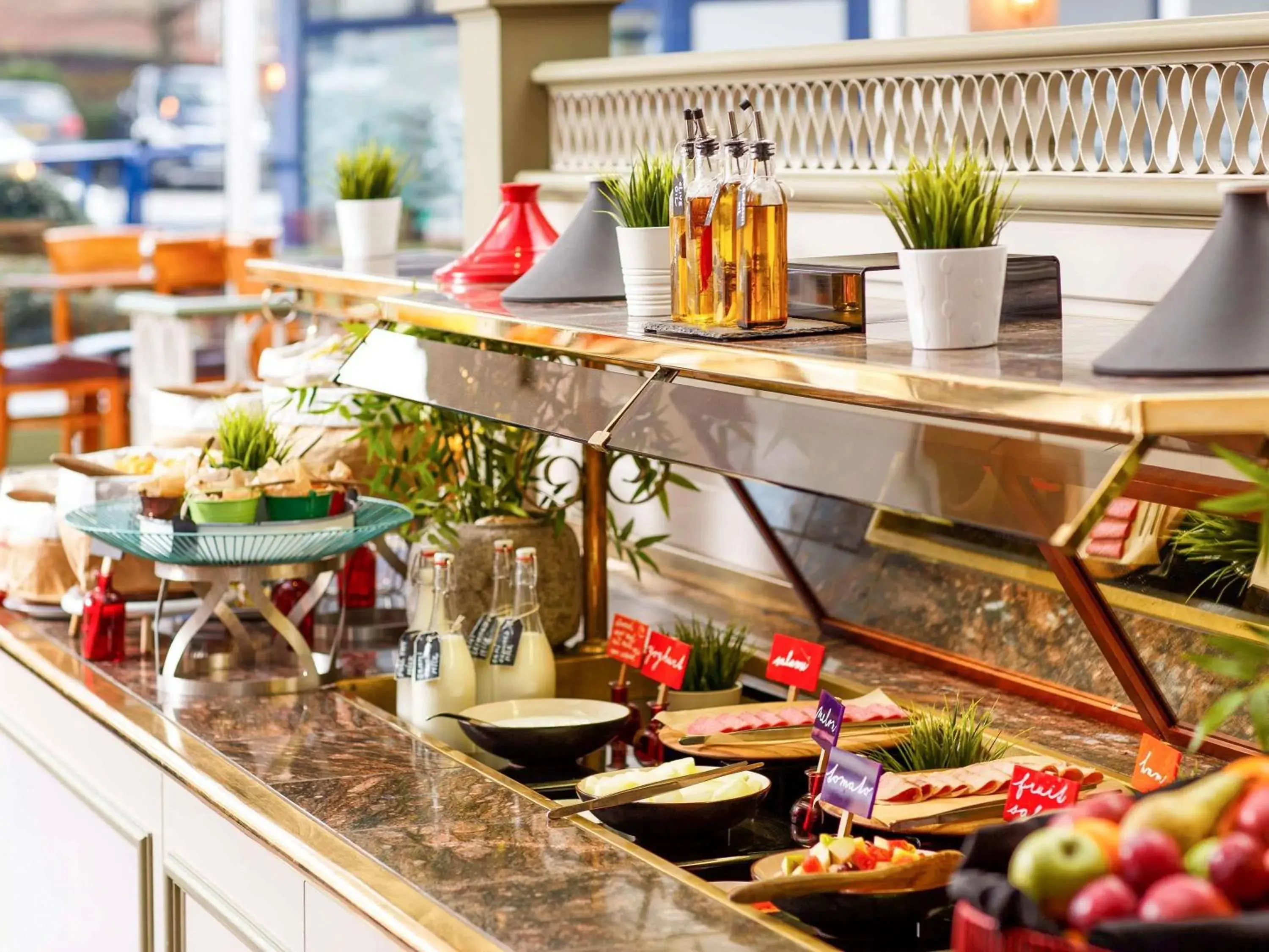 Breakfast in Mercure Bedford Centre Hotel Breakfast in Mercure Bedford Centre Hotel