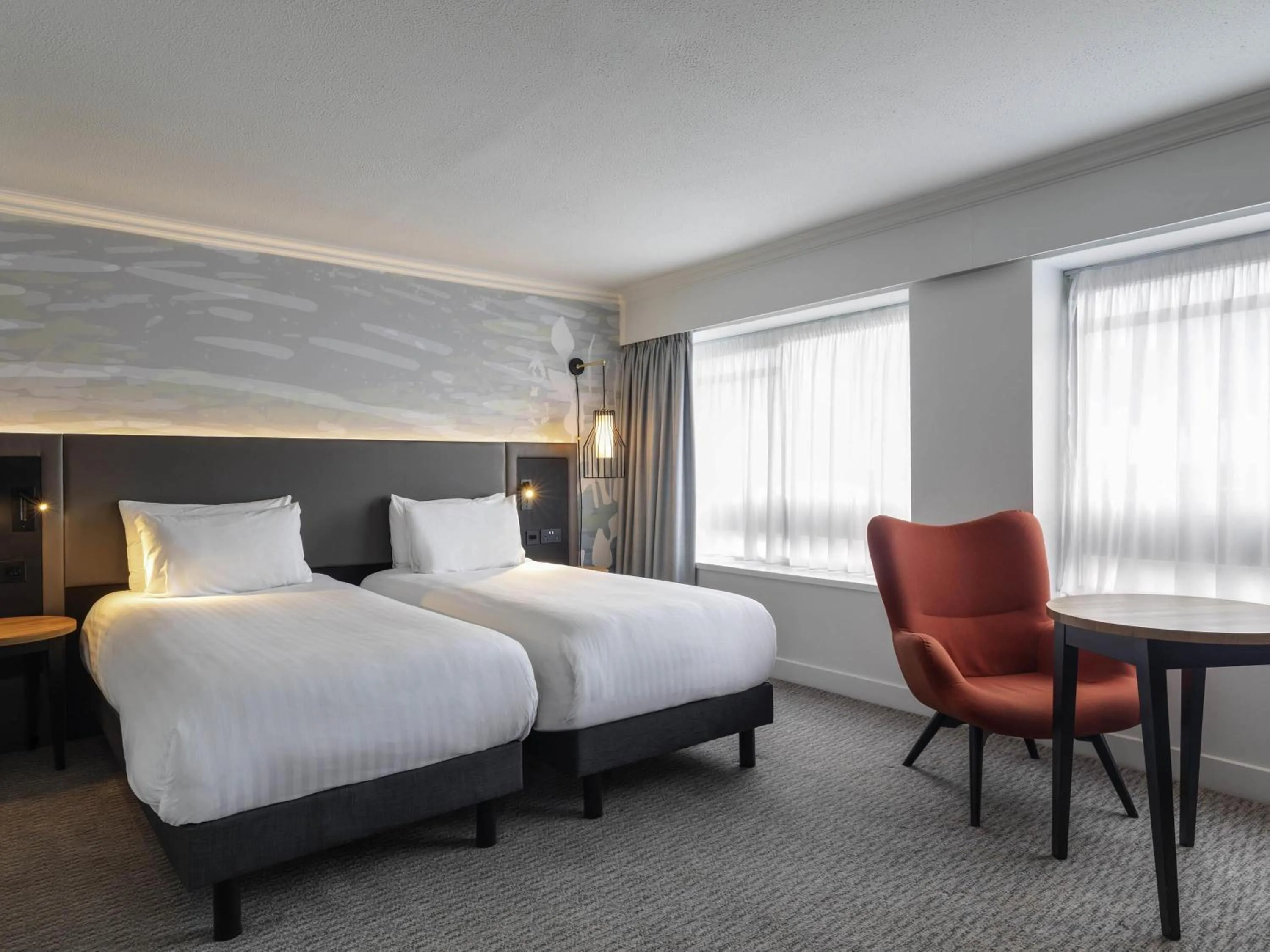 Bedroom, Bed in Mercure Bedford Centre Hotel