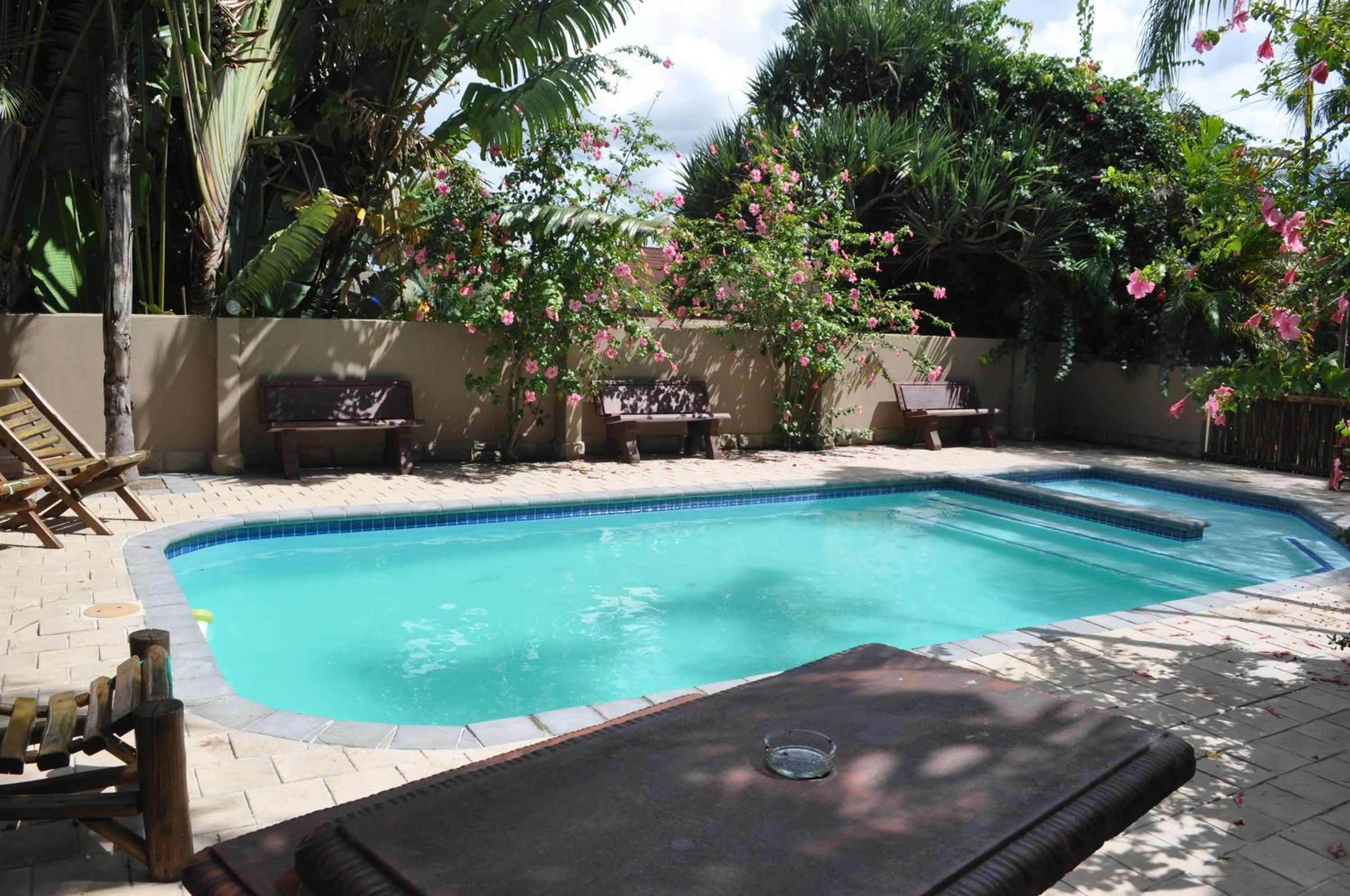 Swimming pool in Shonalanga Lodge
